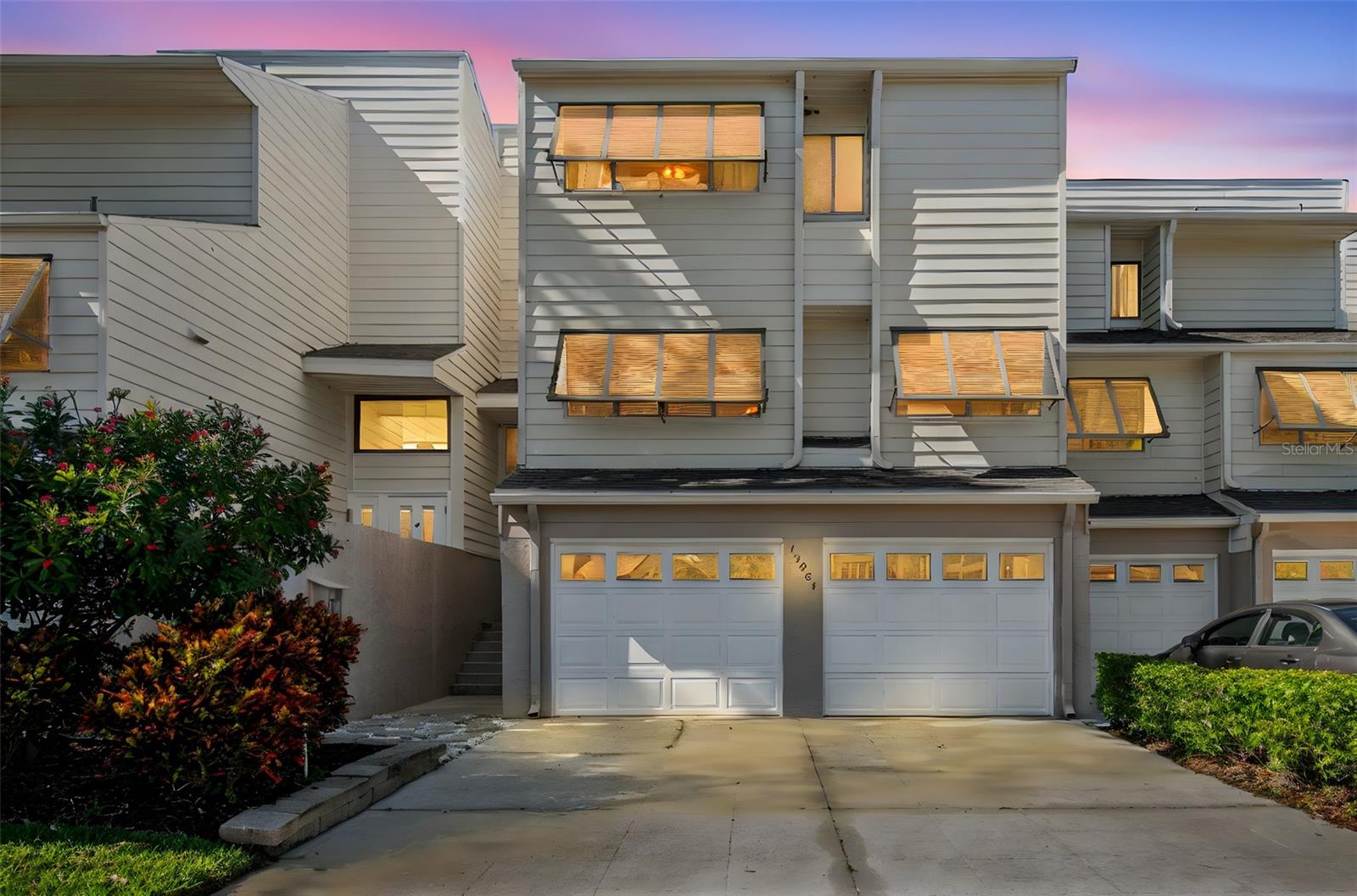 Image 3 of 59 For 13964 Lake Point Drive