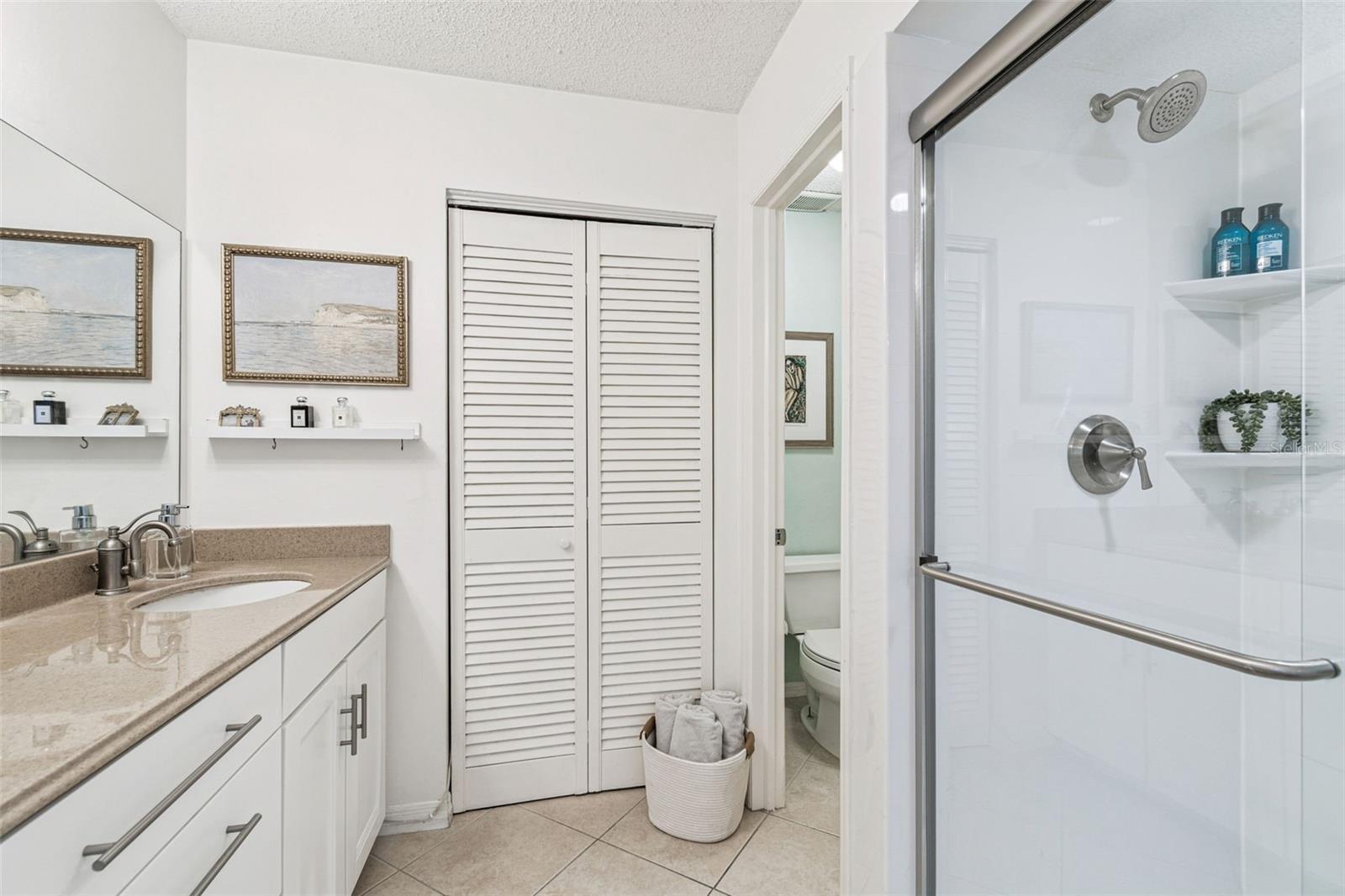 Image 37 of 59 For 13964 Lake Point Drive