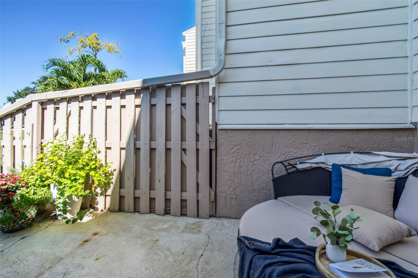 Image 50 of 59 For 13964 Lake Point Drive