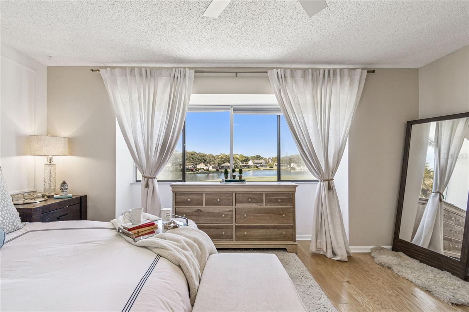 Image 9 of 59 For 13964 Lake Point Drive