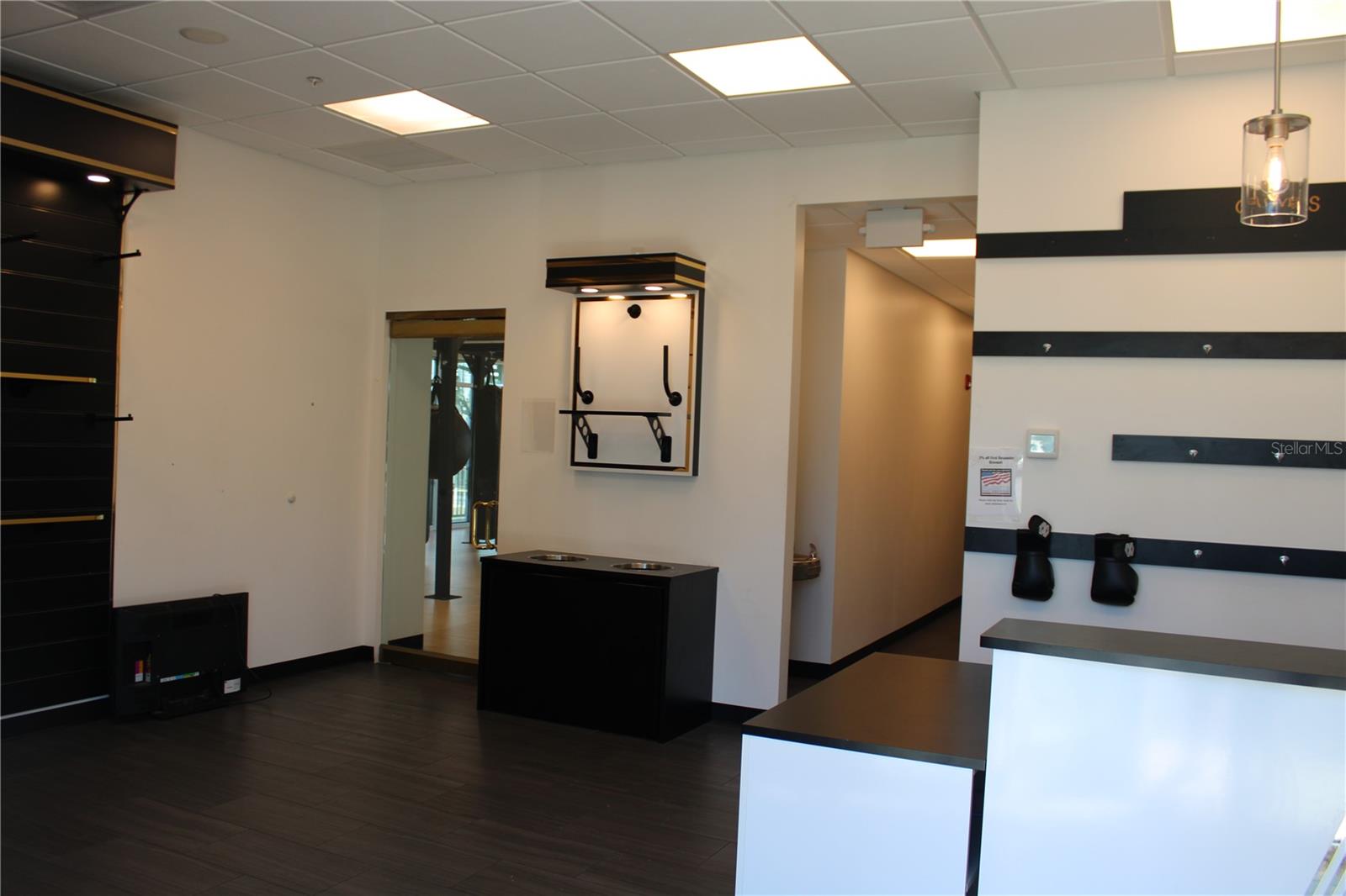 Image 14 of 19 For 2076 Seminole Boulevard D