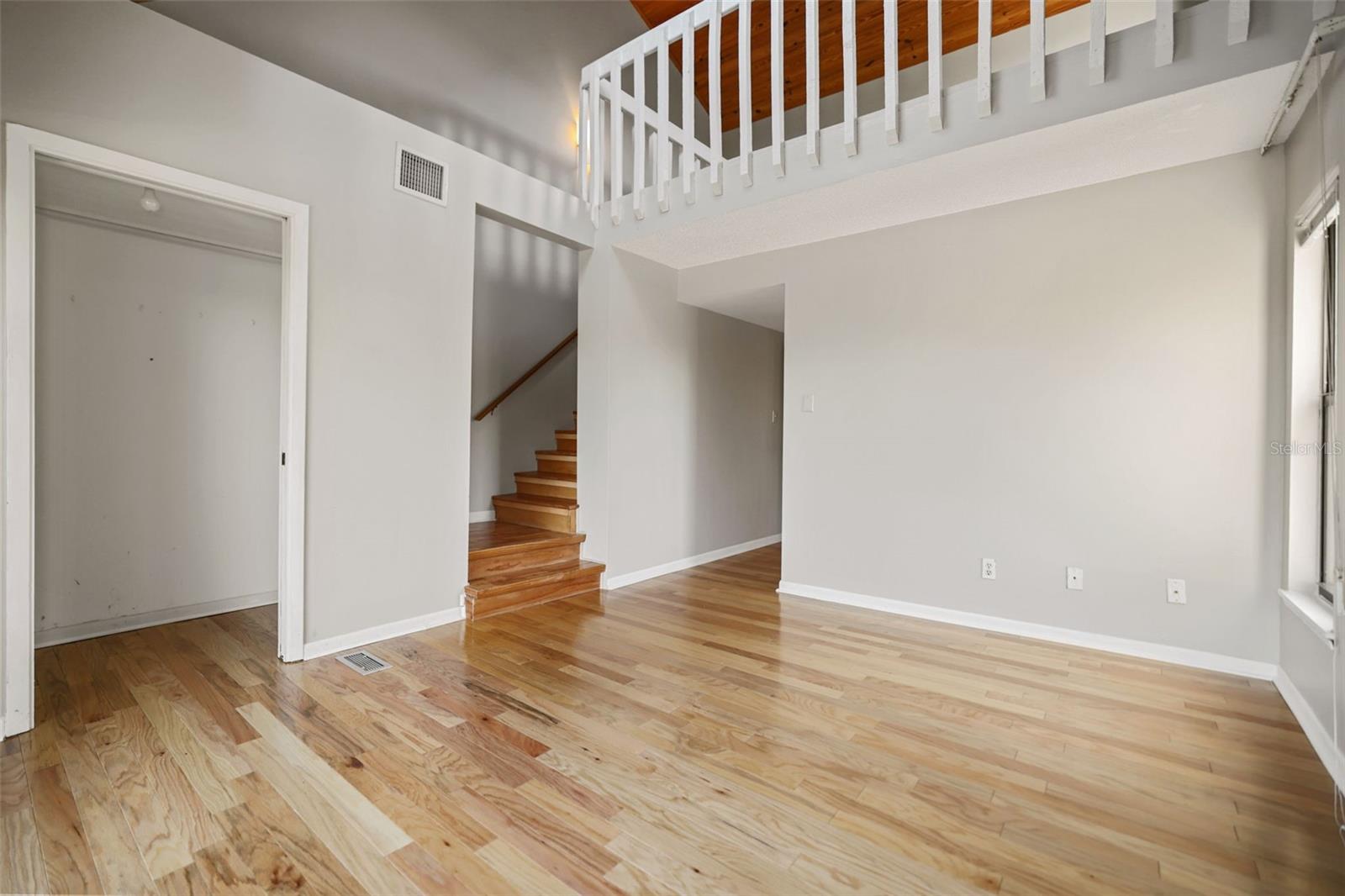 Image 11 of 43 For 1355 Pinellas Bayway S 19