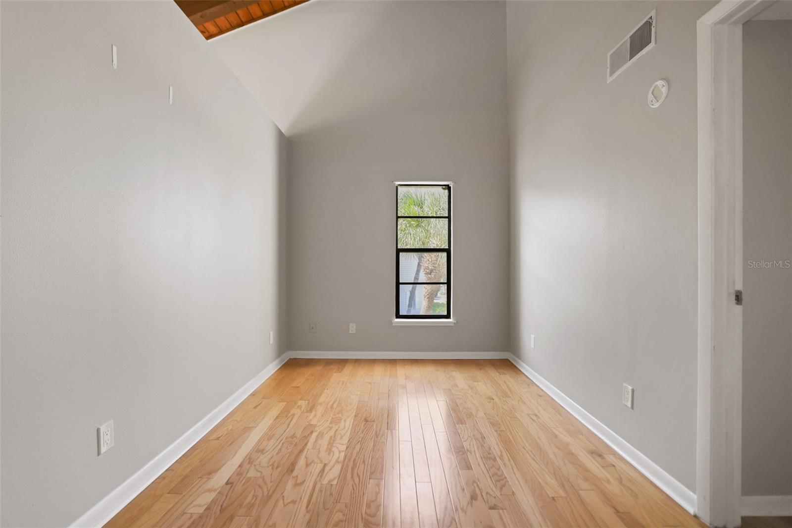 Image 15 of 43 For 1355 Pinellas Bayway S 19