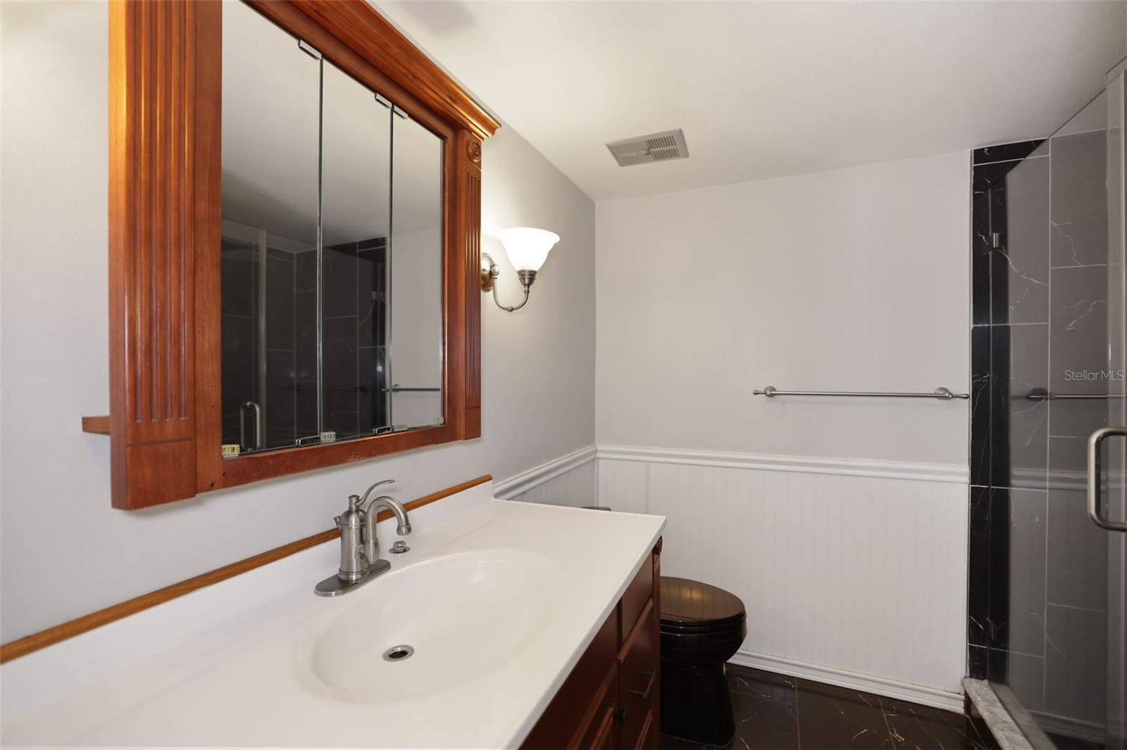 Image 16 of 43 For 1355 Pinellas Bayway S 19