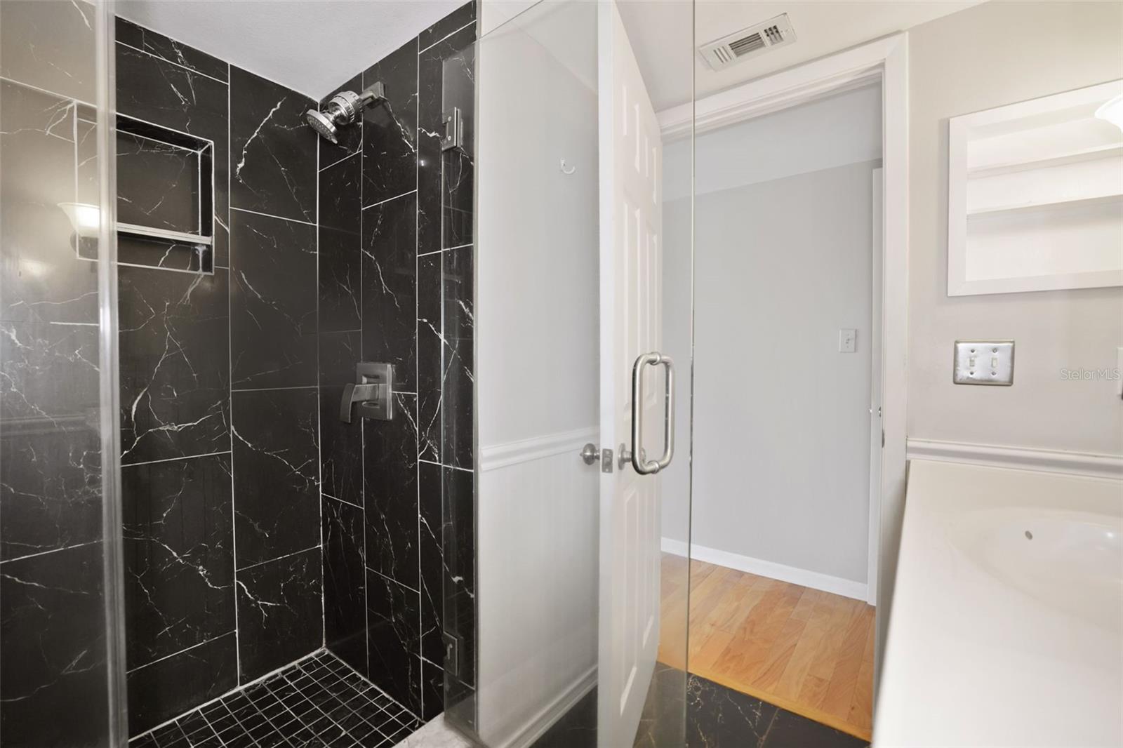 Image 17 of 43 For 1355 Pinellas Bayway S 19