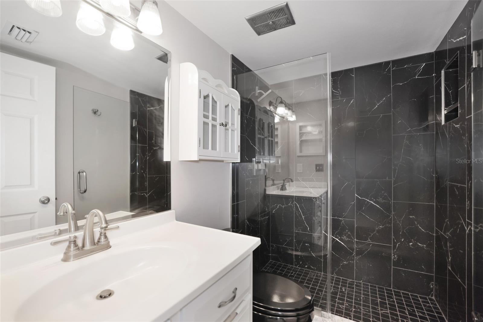 Image 21 of 43 For 1355 Pinellas Bayway S 19