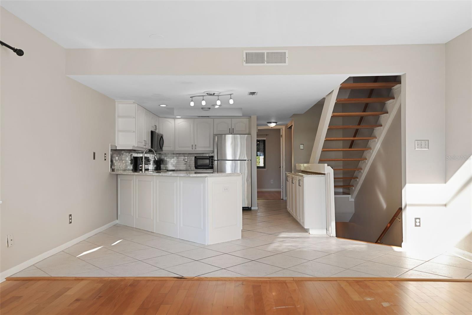 Image 6 of 43 For 1355 Pinellas Bayway S 19