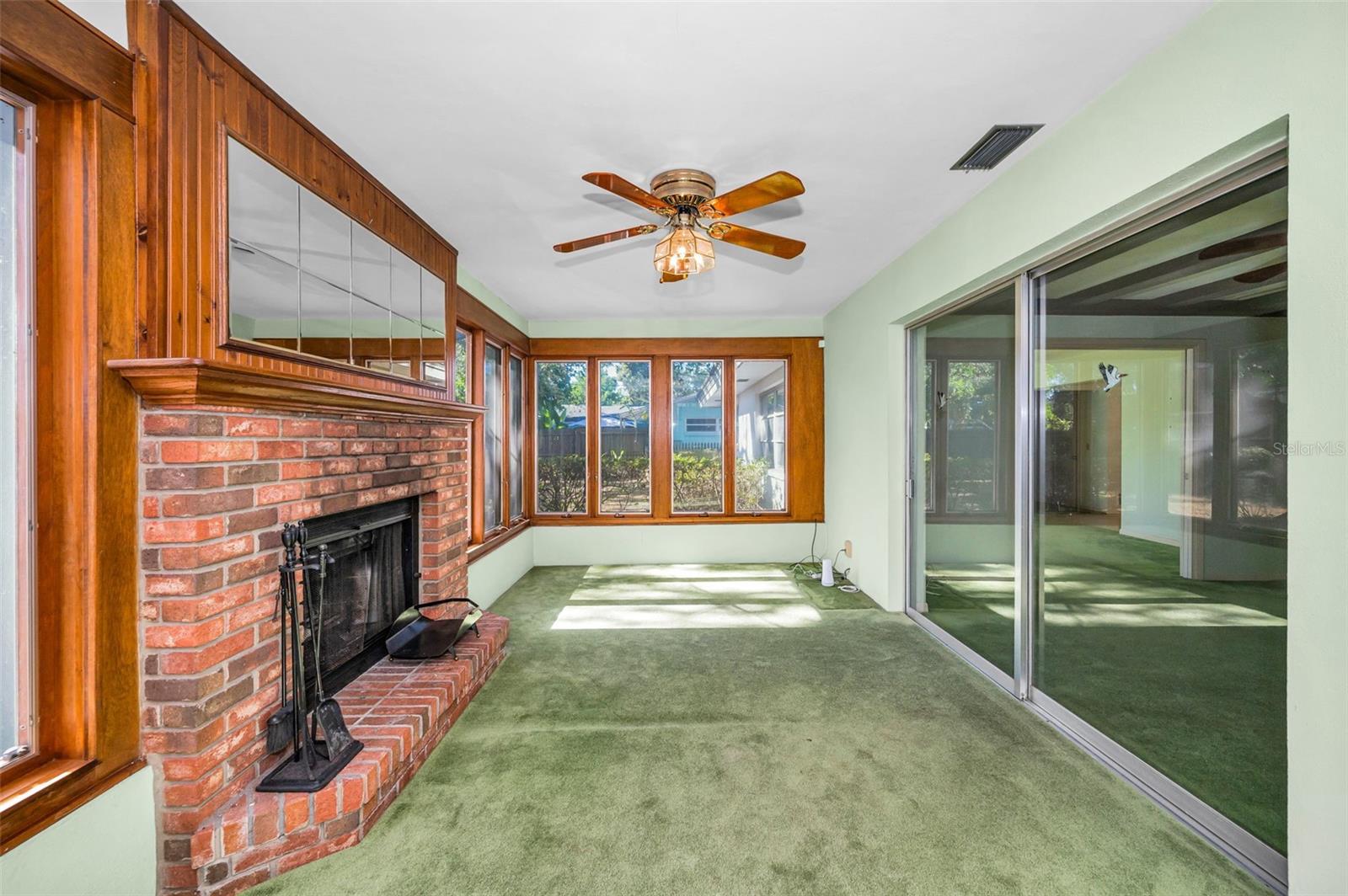 Image 14 of 68 For 2218 Hennesen Drive