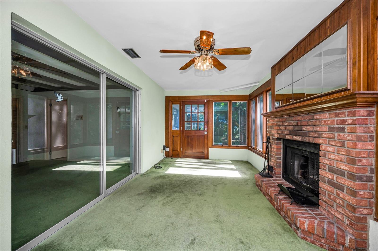 Image 15 of 68 For 2218 Hennesen Drive