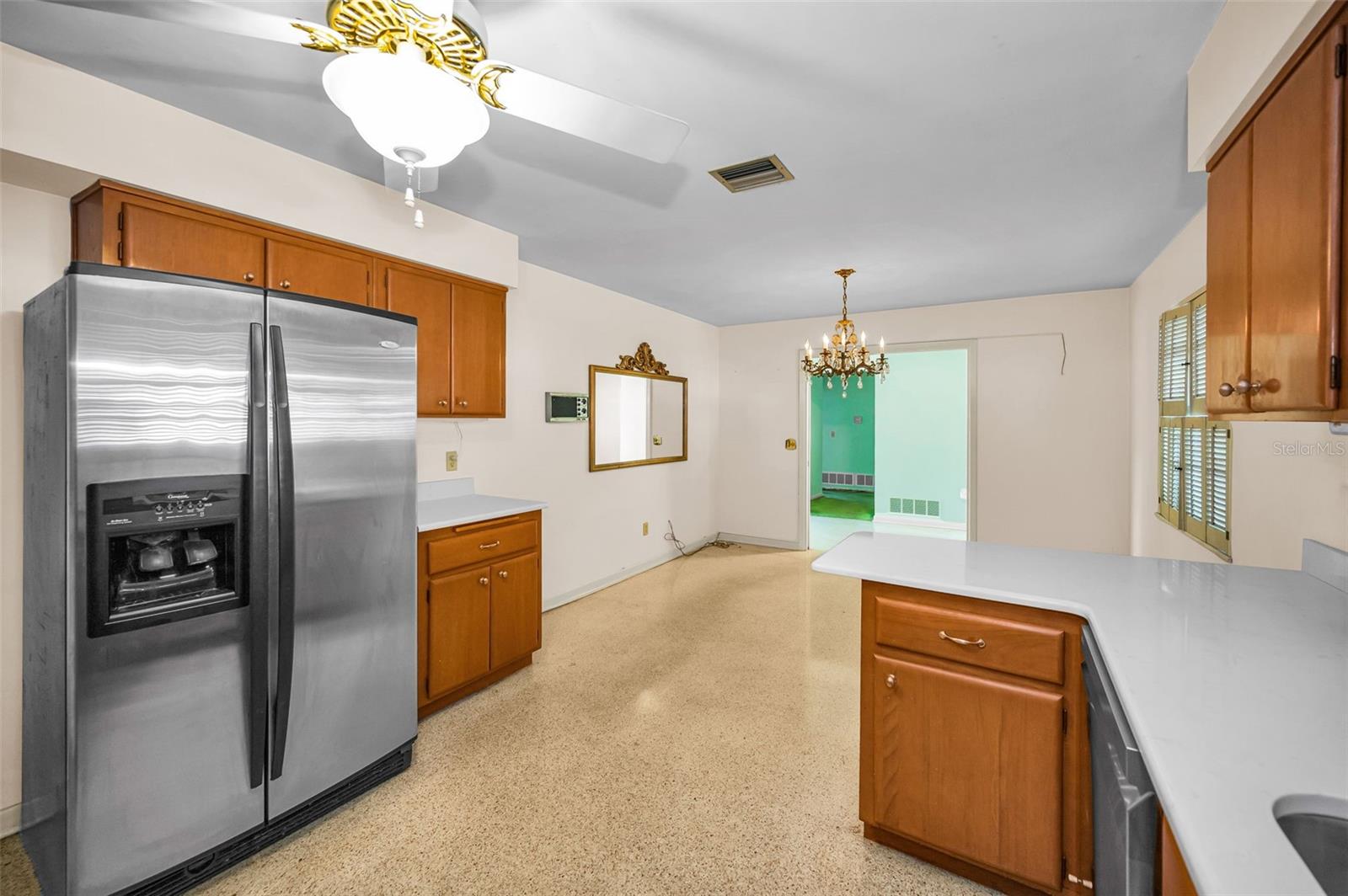 Image 18 of 68 For 2218 Hennesen Drive