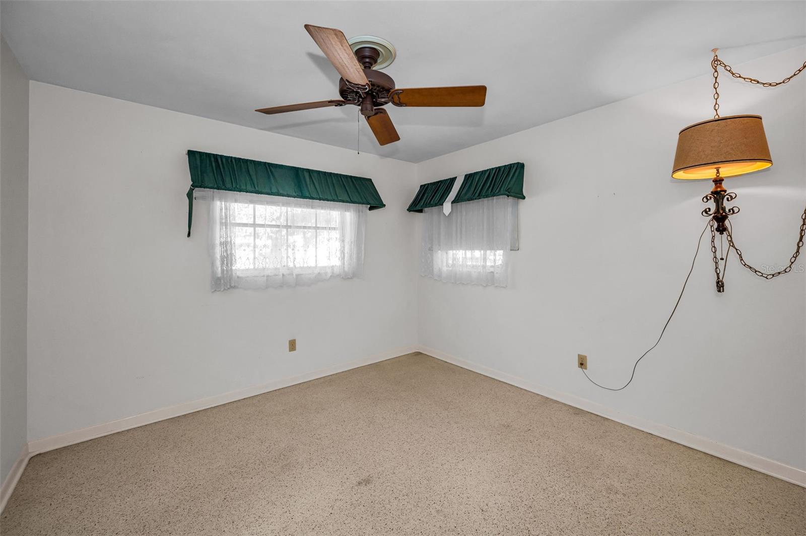 Image 33 of 68 For 2218 Hennesen Drive