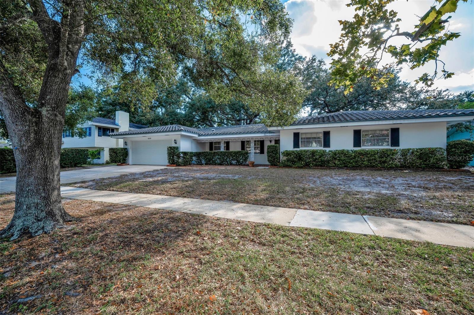 Image 5 of 68 For 2218 Hennesen Drive