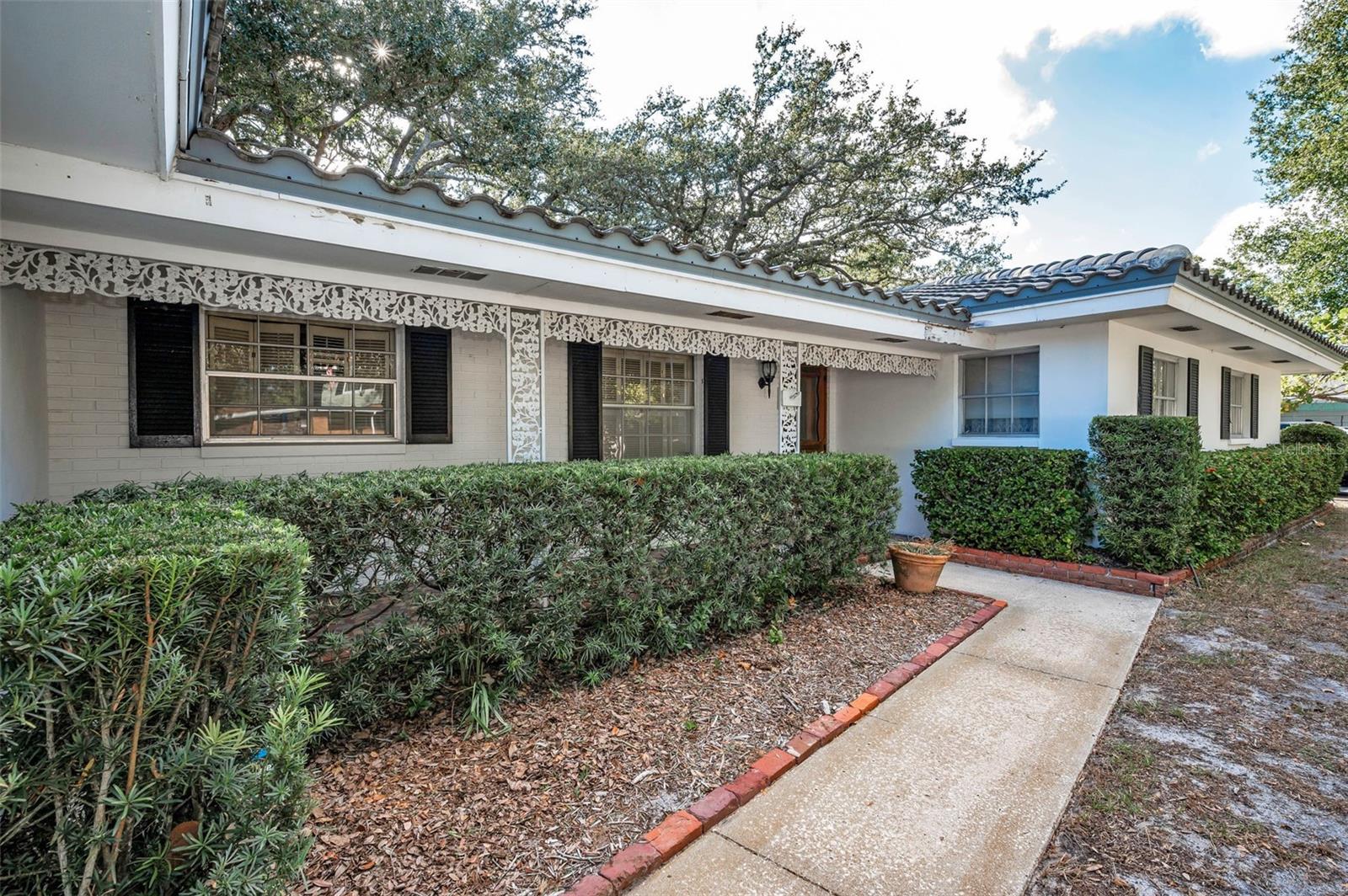 Image 6 of 68 For 2218 Hennesen Drive