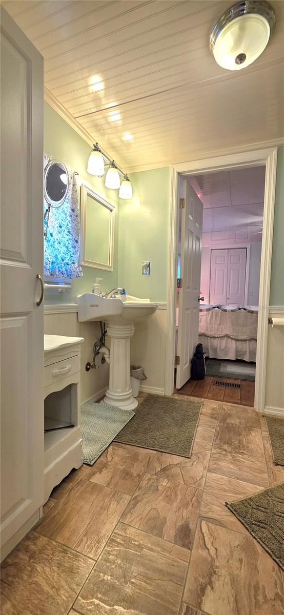 Image 36 of 100 For 5244 Mohawk Street