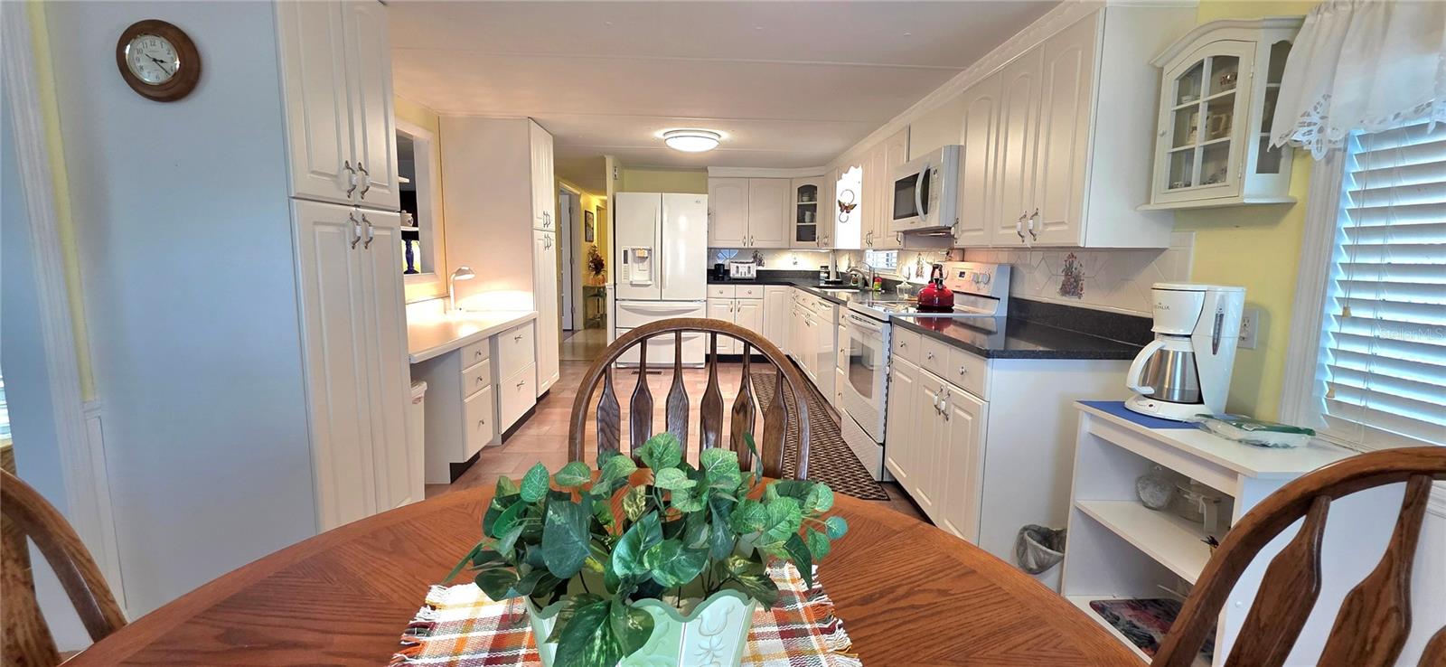 Image 61 of 100 For 5244 Mohawk Street