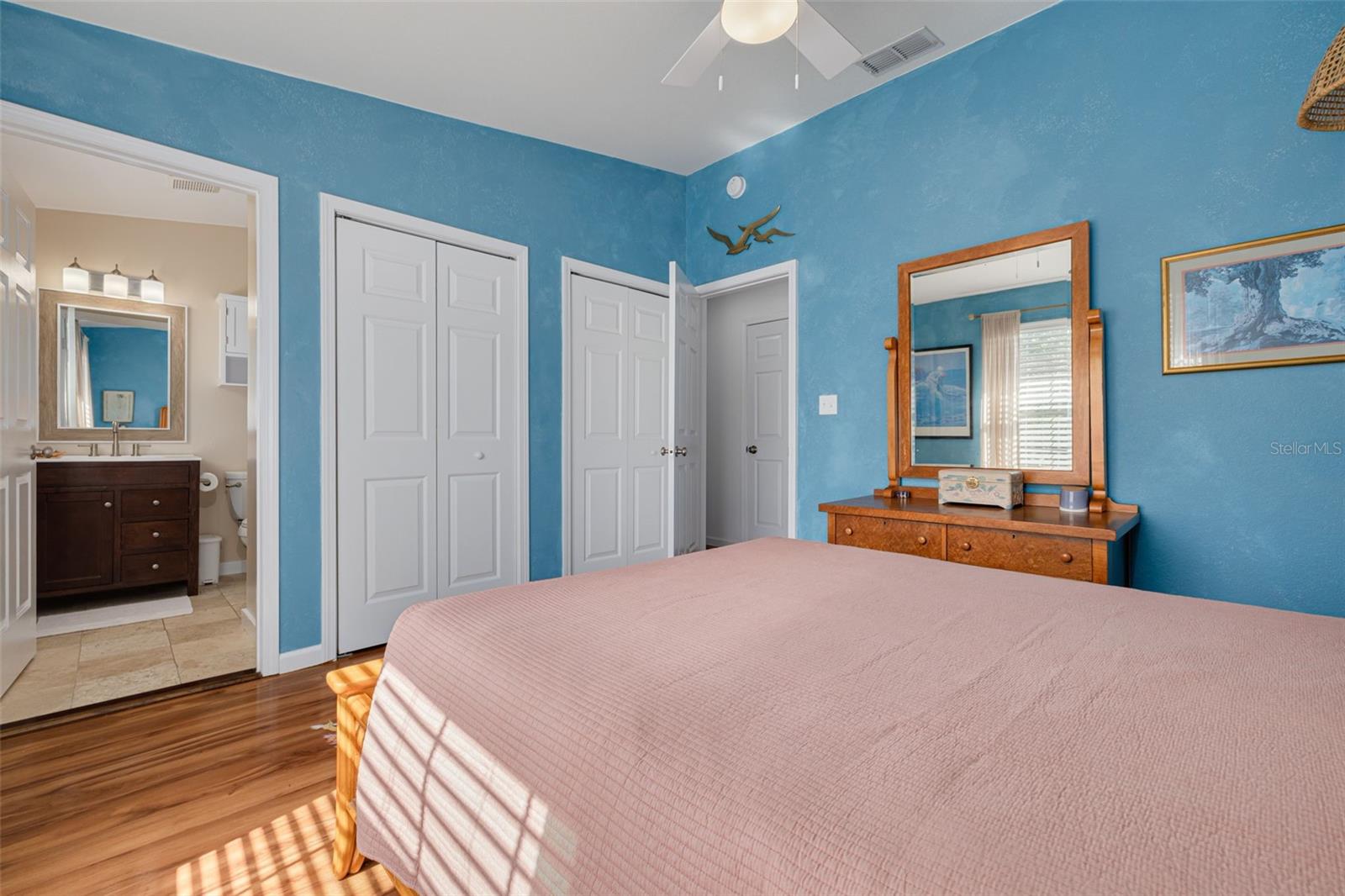 Image 18 of 51 For 2926 Dupont Street S