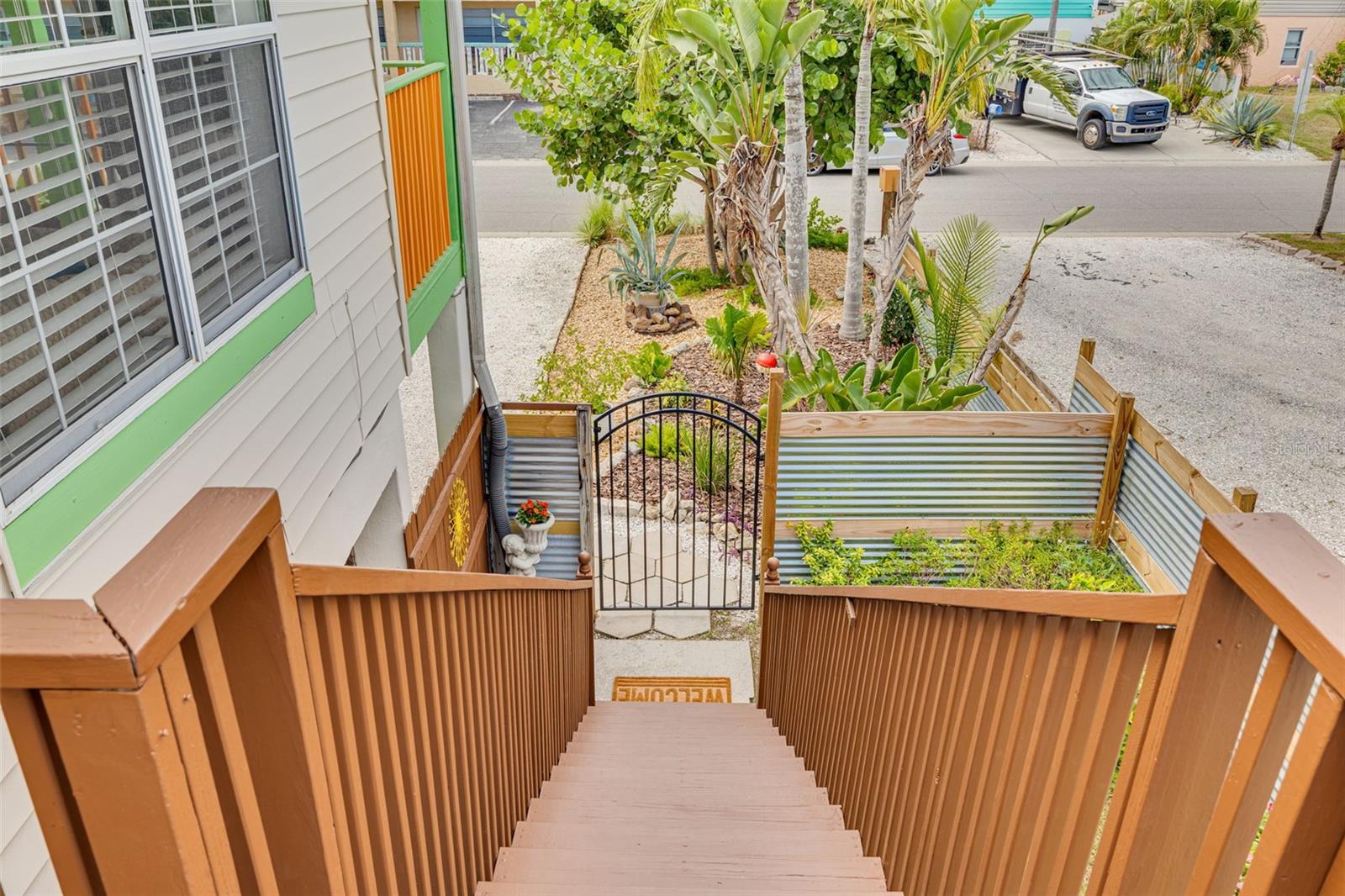 Image 26 of 51 For 2926 Dupont Street S