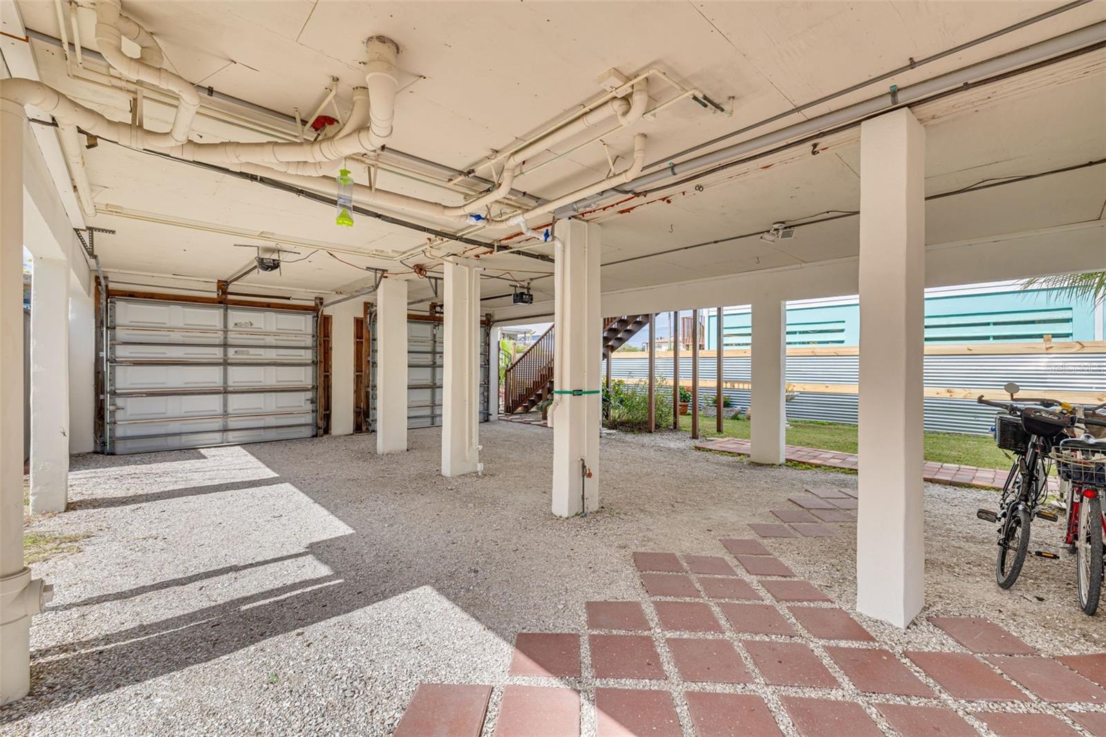 Image 27 of 51 For 2926 Dupont Street S