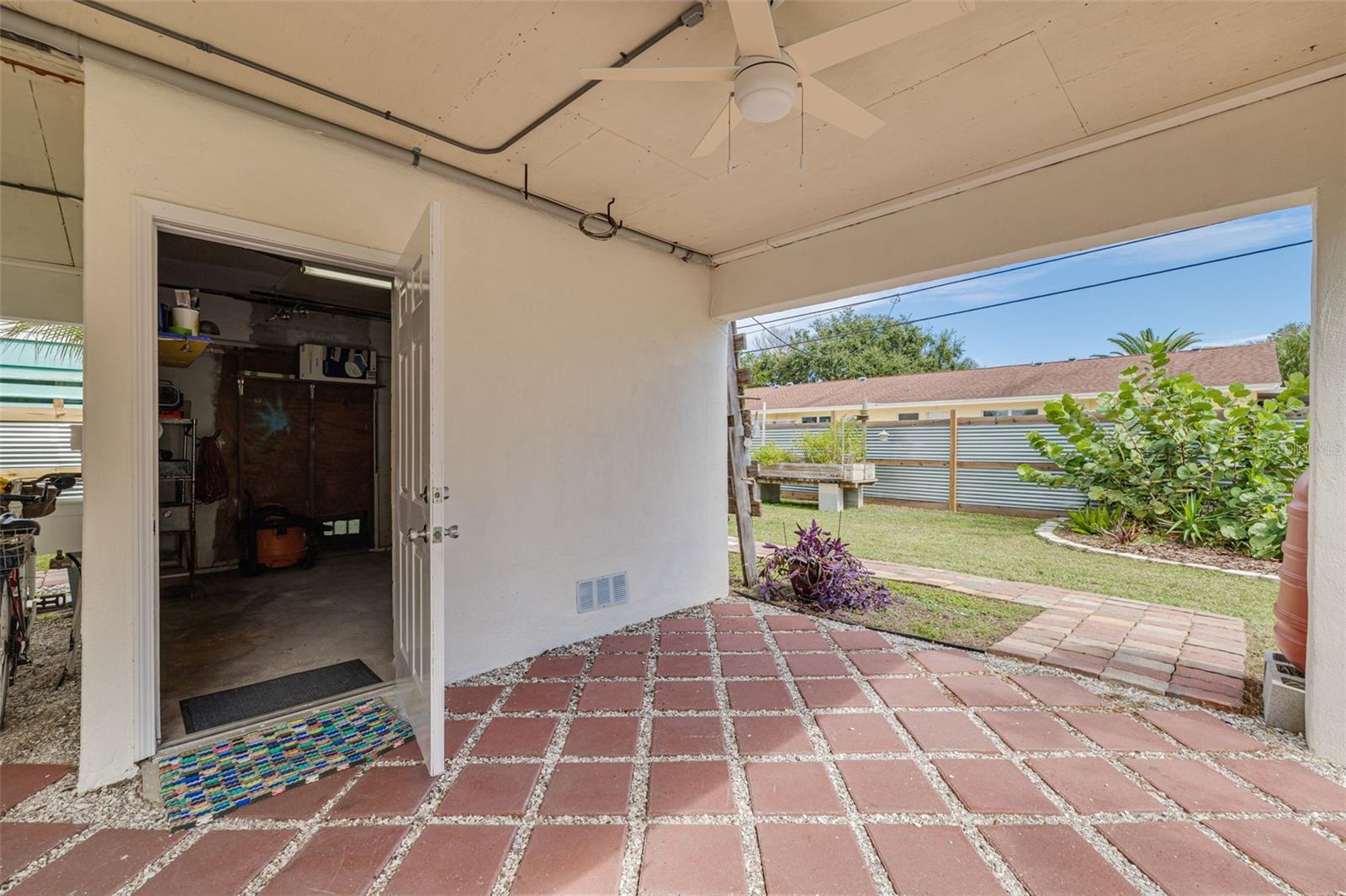 Image 29 of 51 For 2926 Dupont Street S