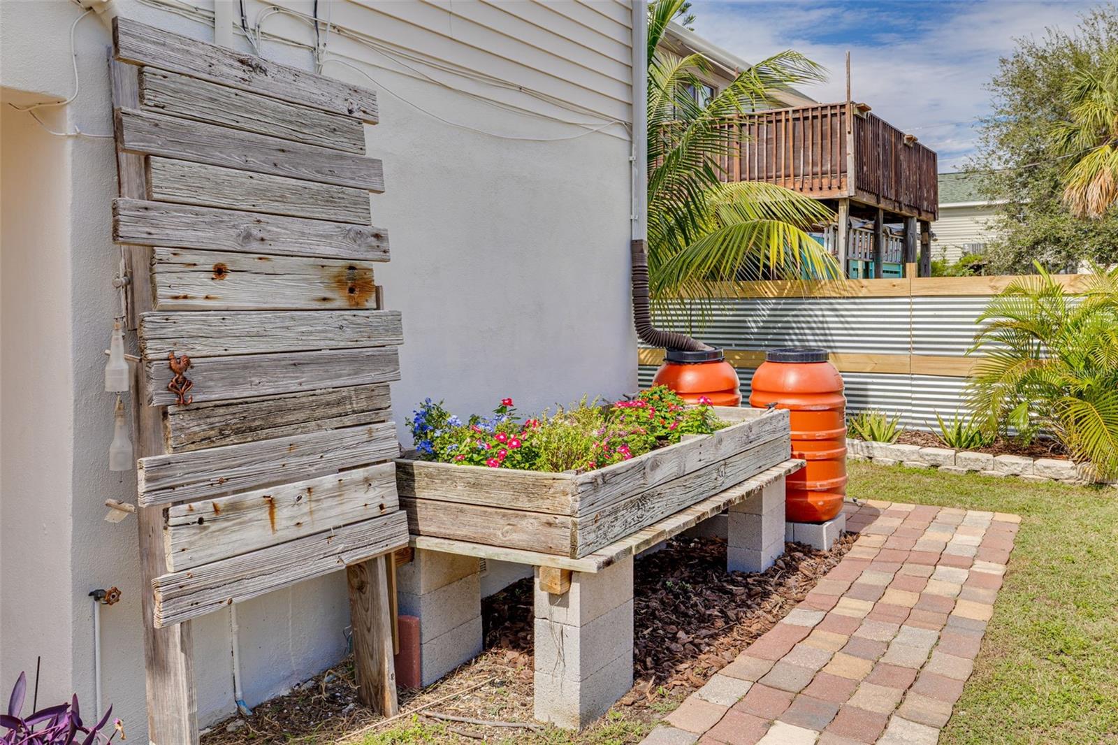 Image 33 of 51 For 2926 Dupont Street S