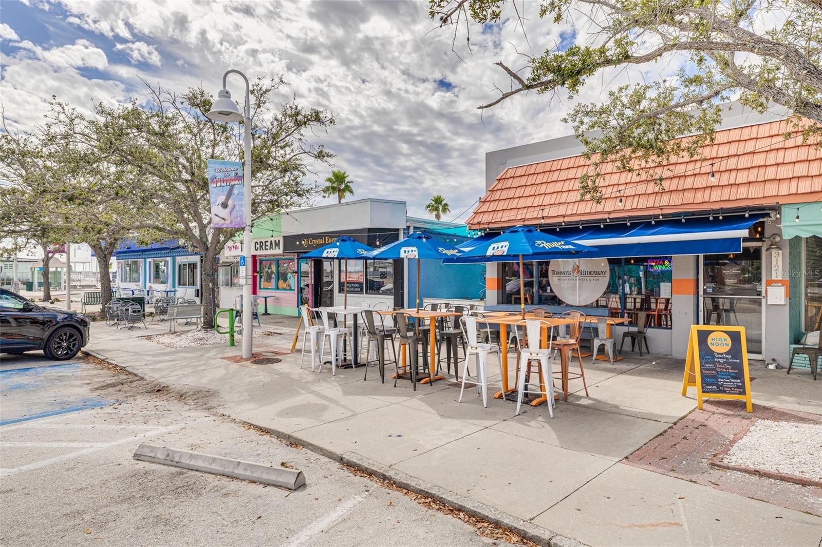 Image 40 of 51 For 2926 Dupont Street S