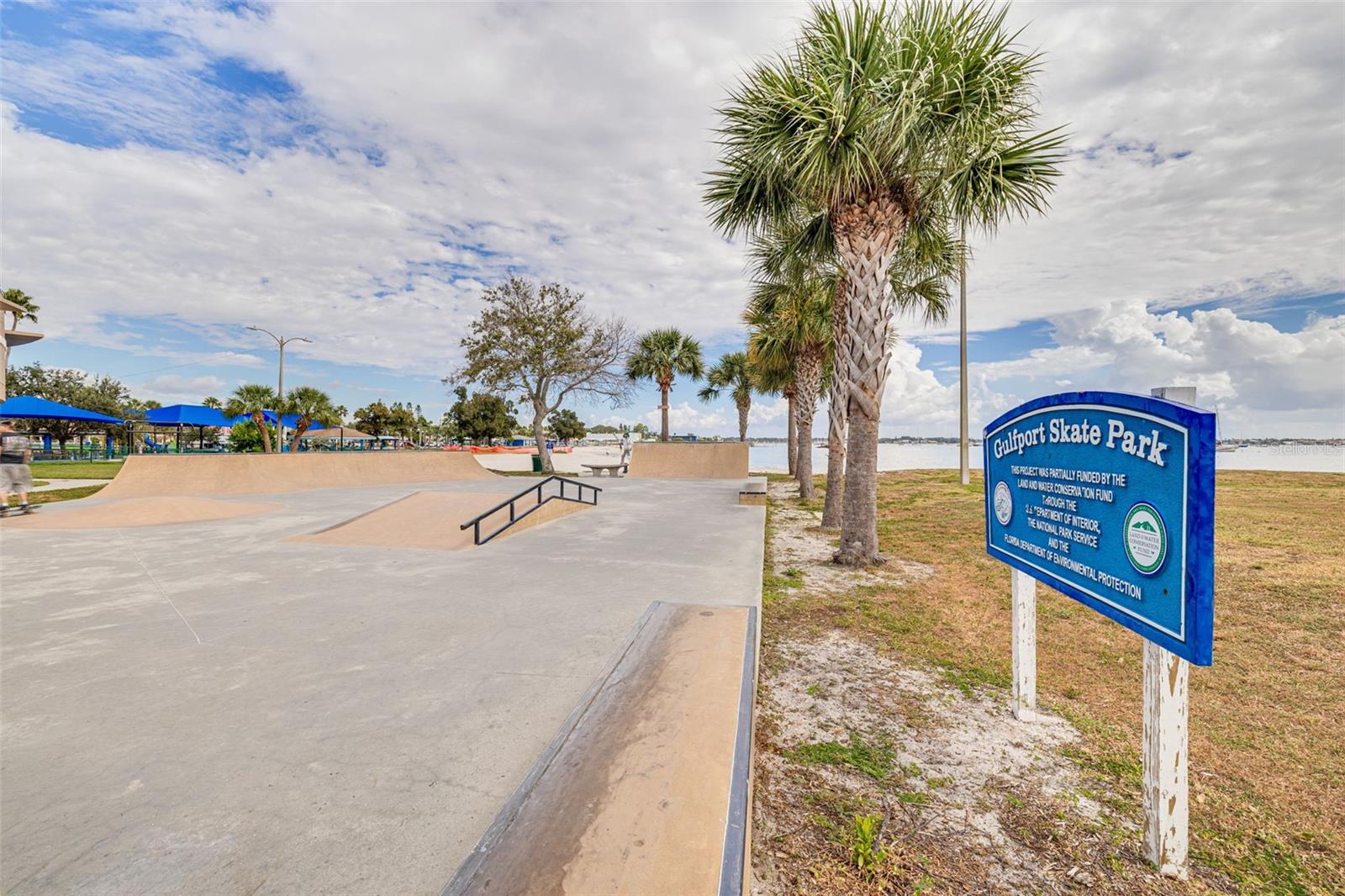 Image 47 of 51 For 2926 Dupont Street S