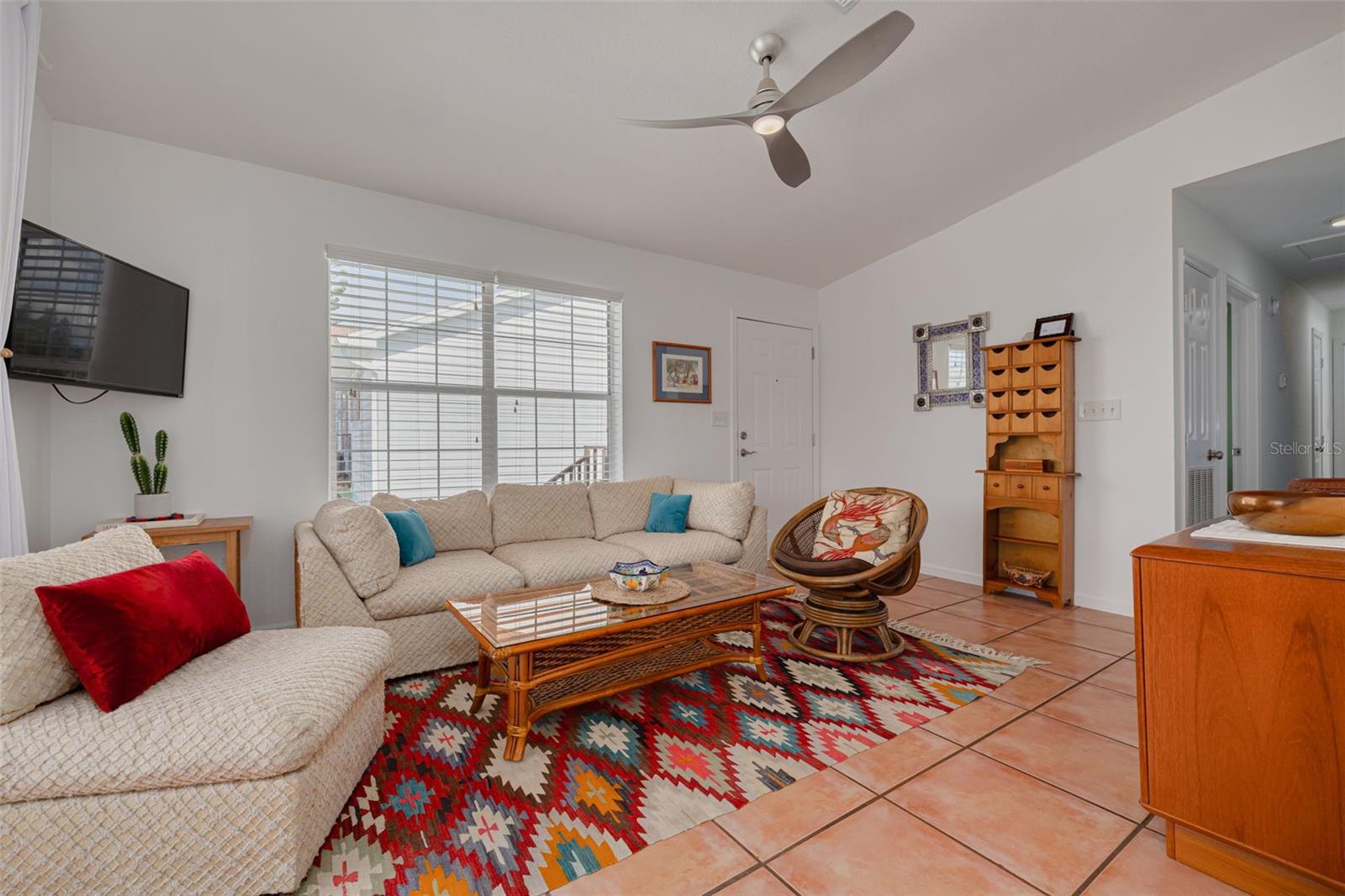 Image 8 of 51 For 2926 Dupont Street S