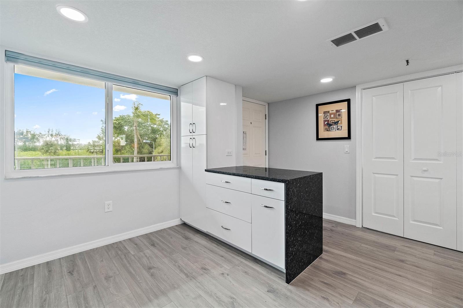 Image 10 of 50 For 19111 Vista Bay Drive 212