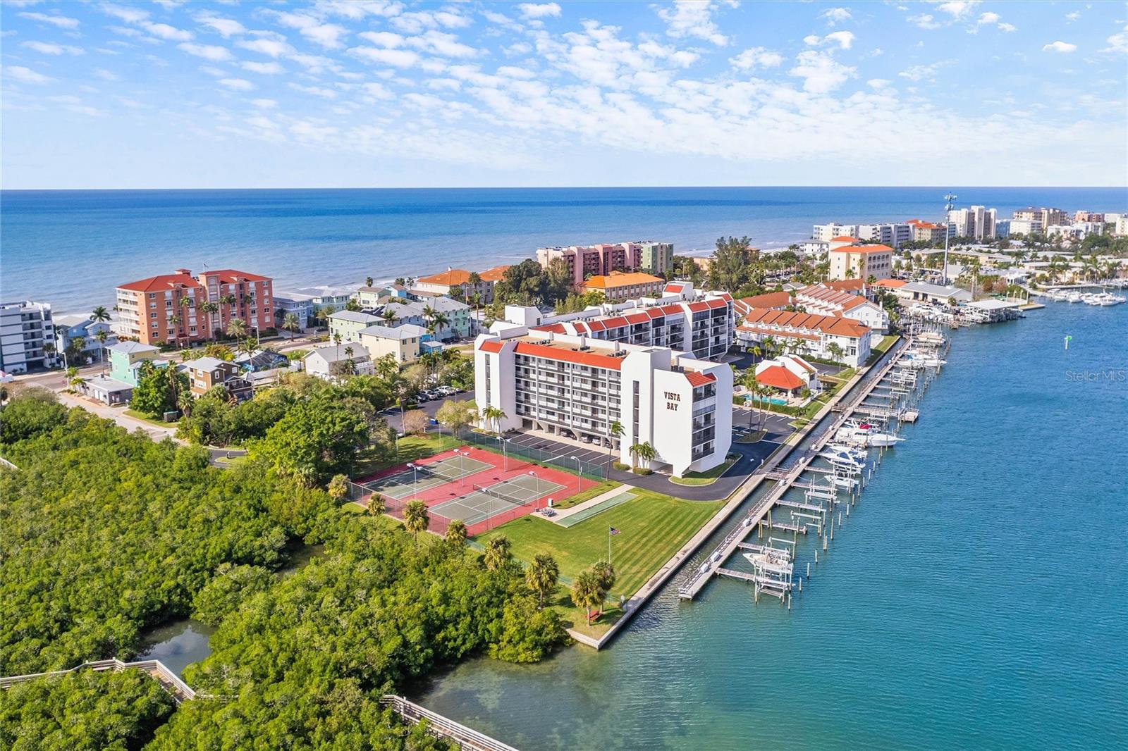 Image 5 of 50 For 19111 Vista Bay Drive 212