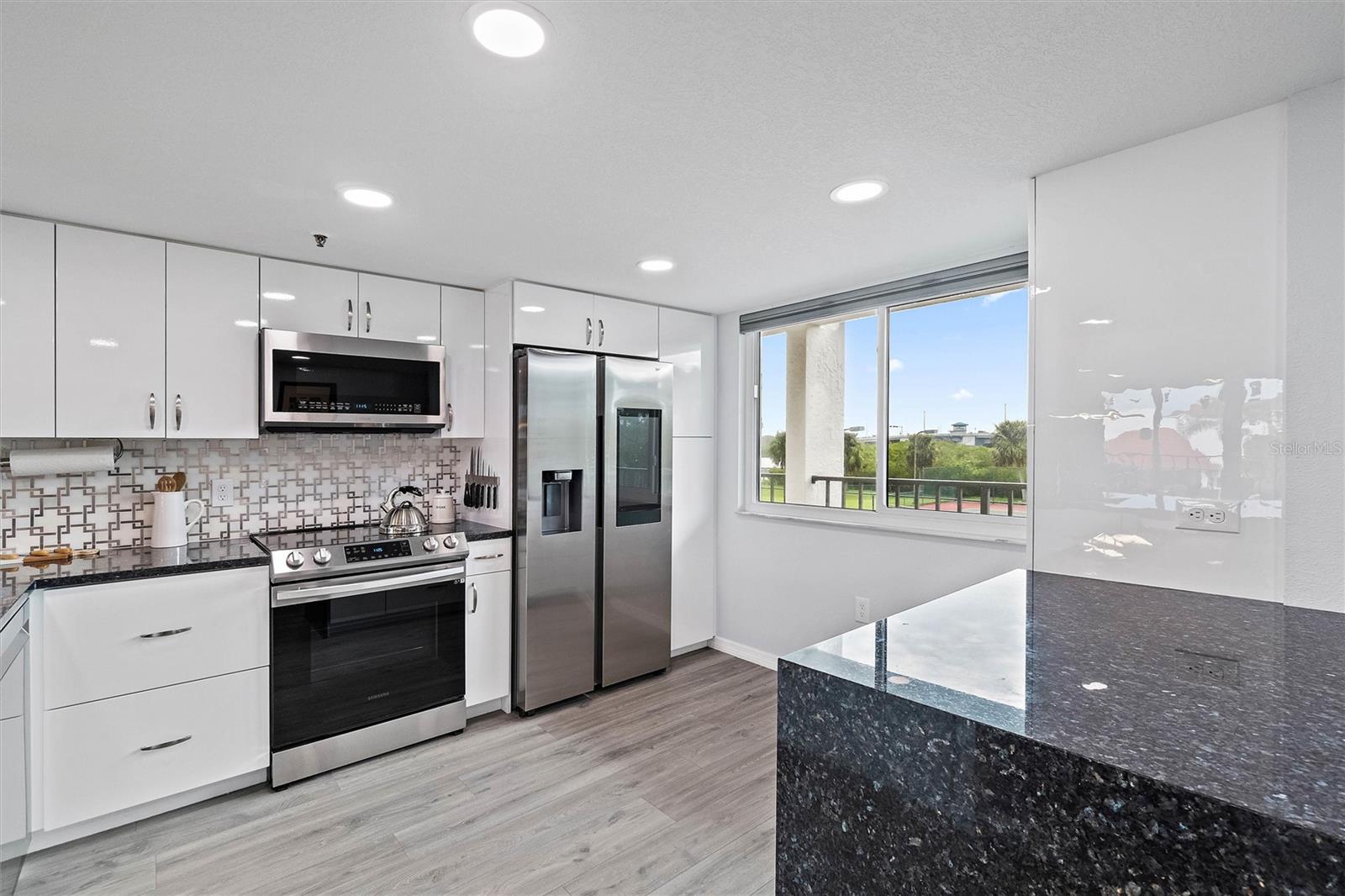 Image 8 of 50 For 19111 Vista Bay Drive 212