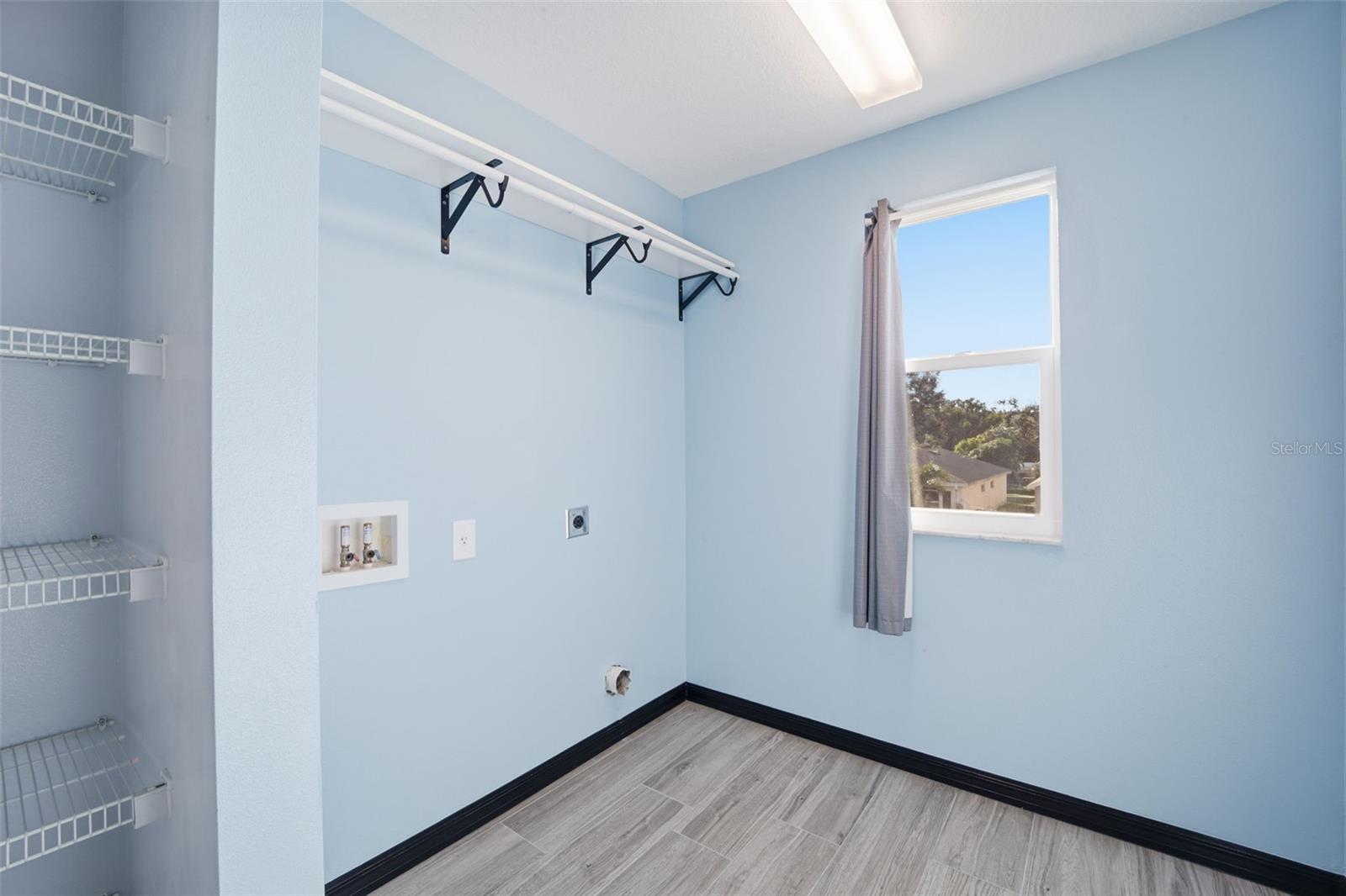 Image 27 of 35 For 4035 11th Street E