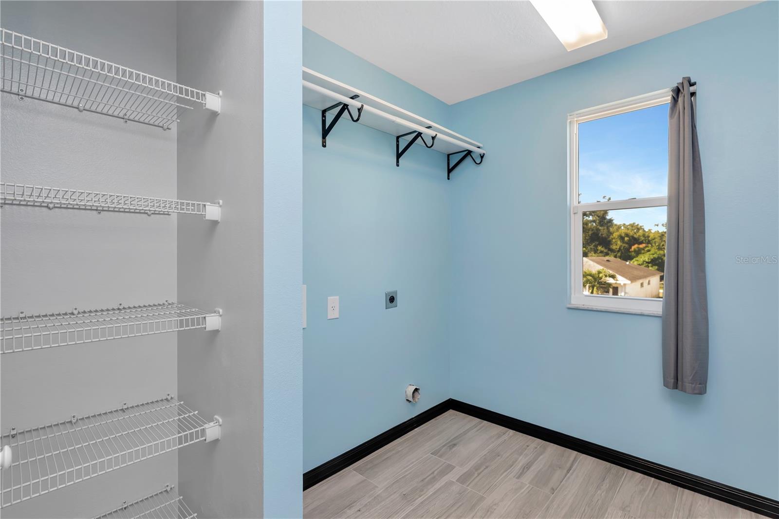 Image 37 of 48 For 4035 11th Street E