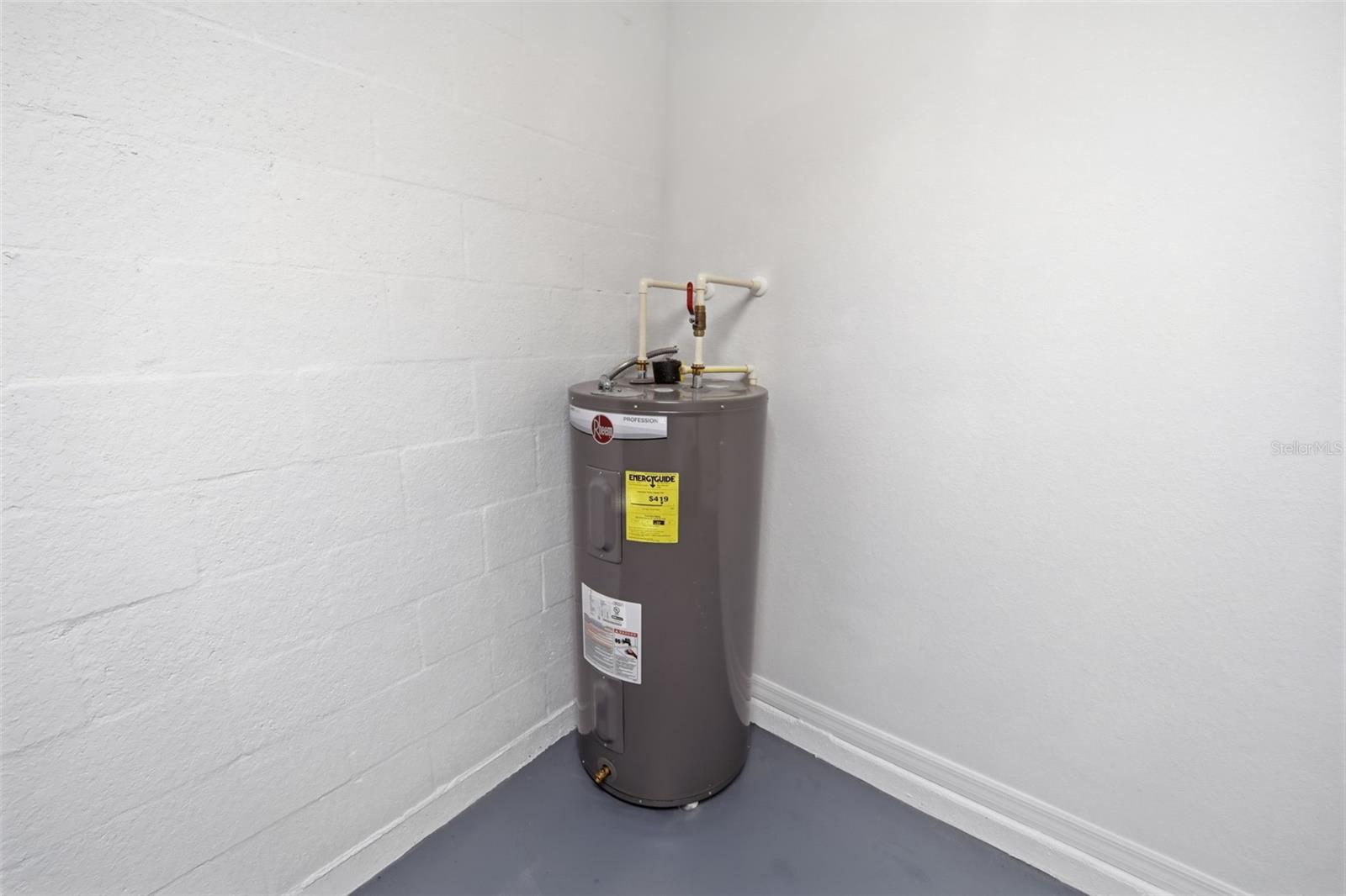 Image 40 of 48 For 4035 11th Street E