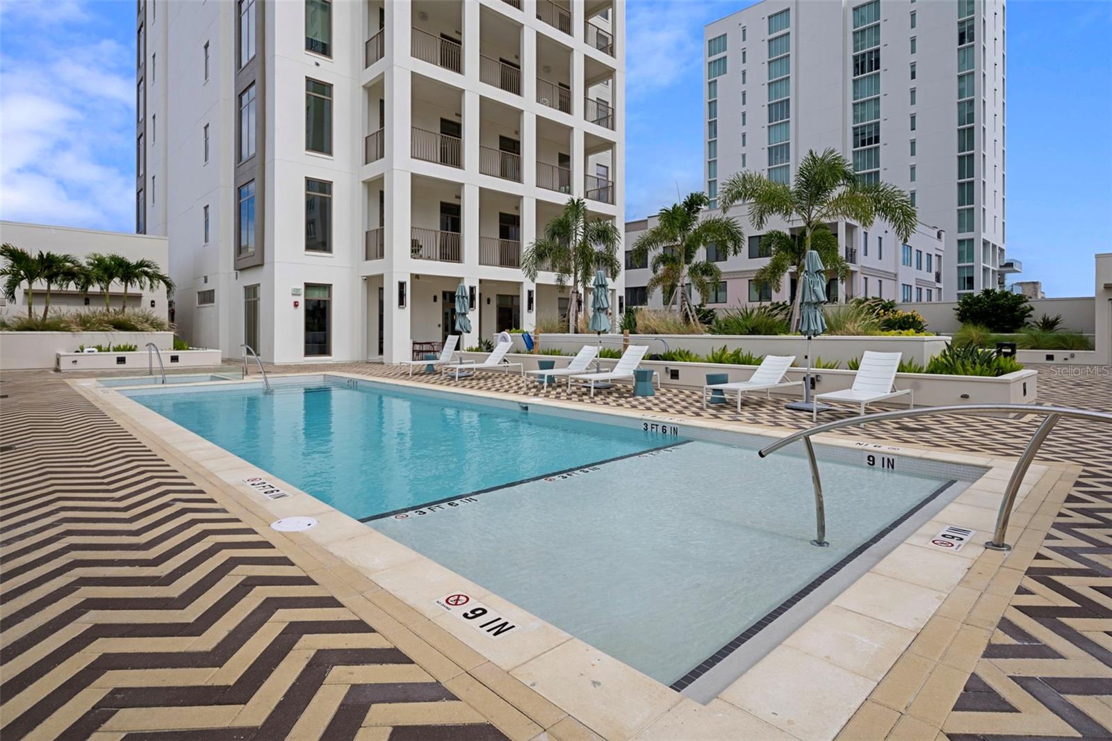 Image 41 of 56 For 126 4th Avenue Ne 2001