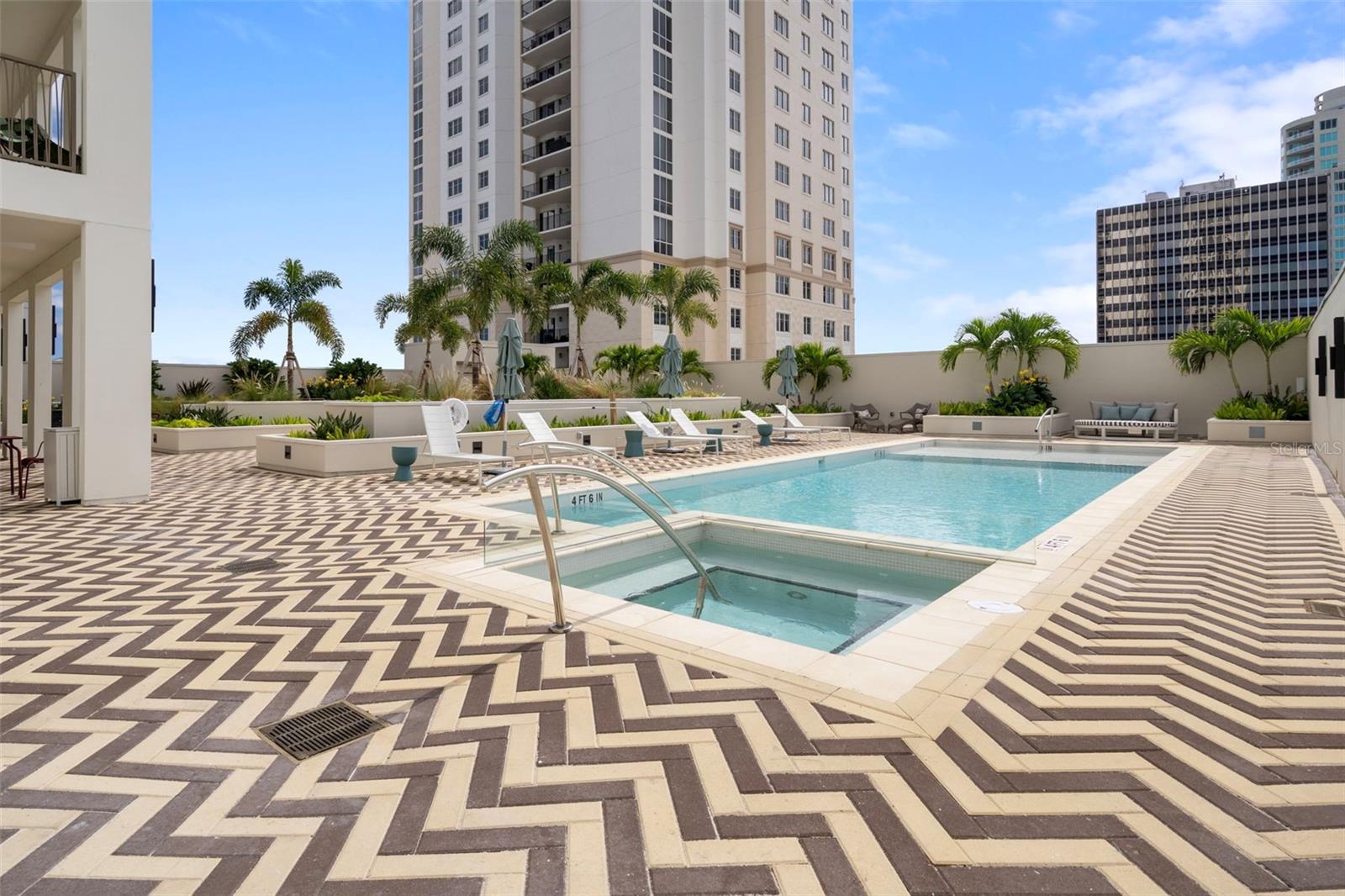 Image 42 of 56 For 126 4th Avenue Ne 2001