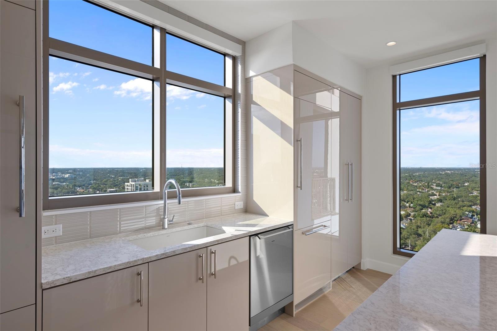 Image 5 of 56 For 126 4th Avenue Ne 2001