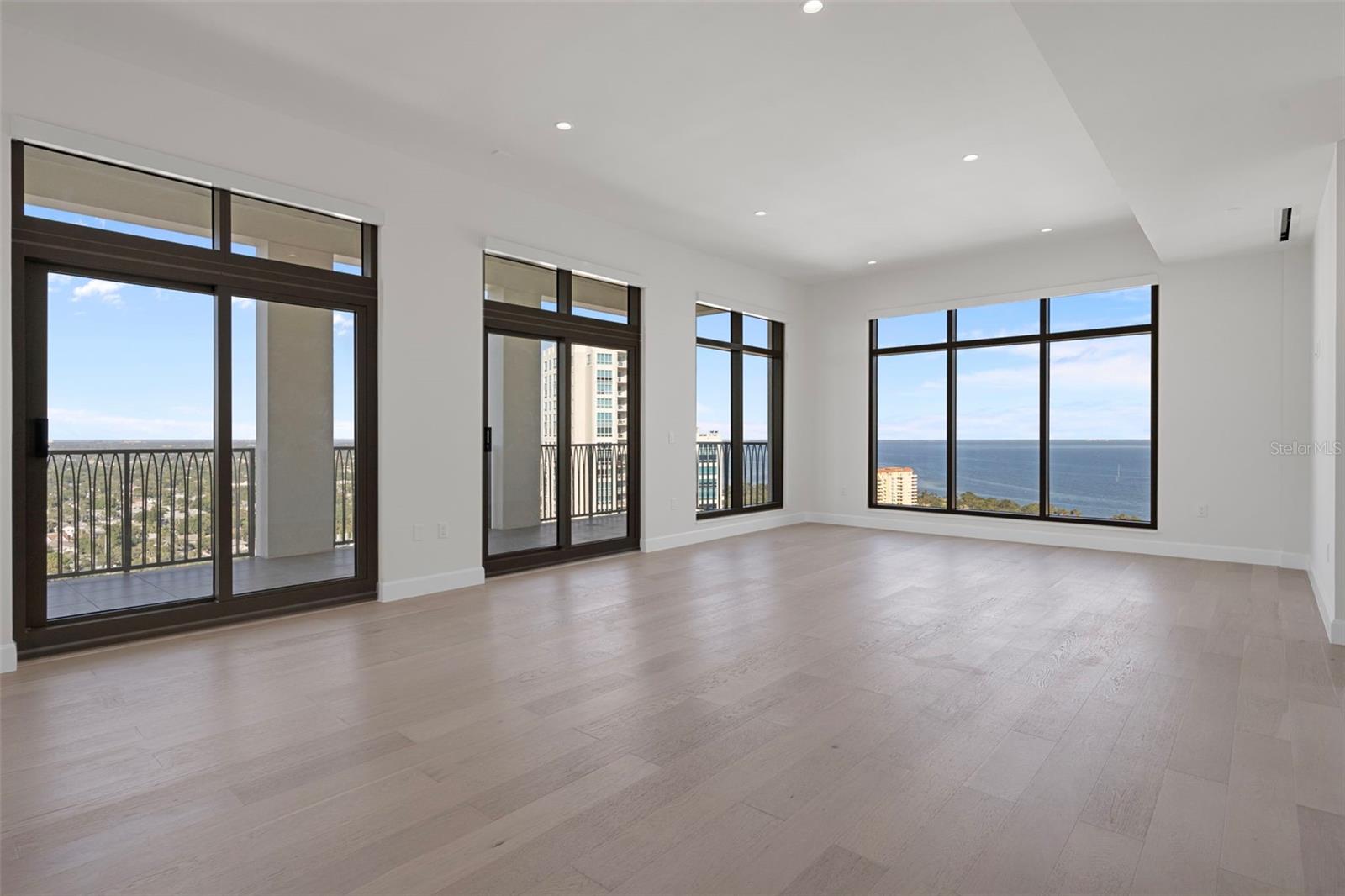 Image 9 of 56 For 126 4th Avenue Ne 2001