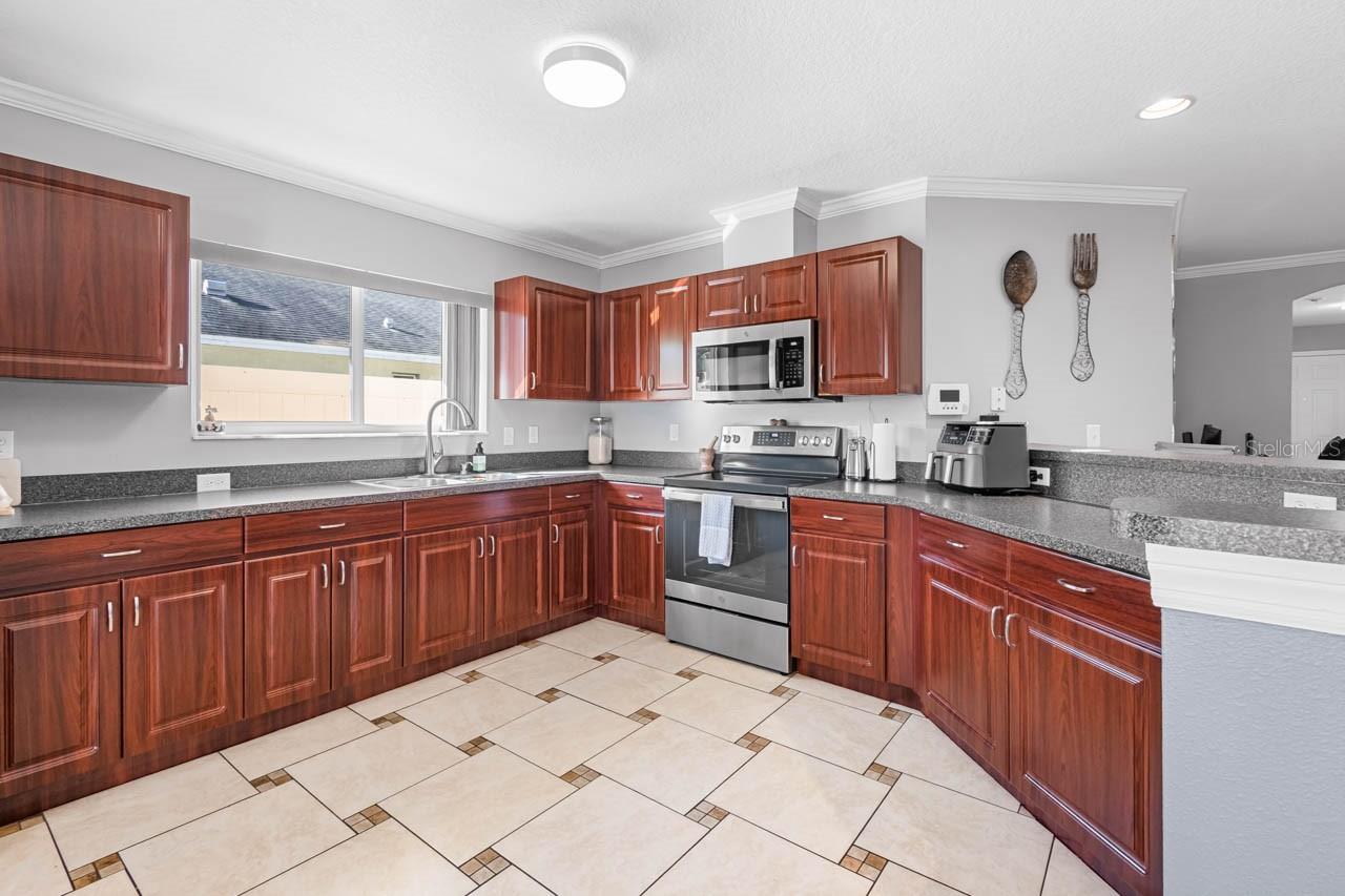 Image 9 of 47 For 1132 Shared Passion Street