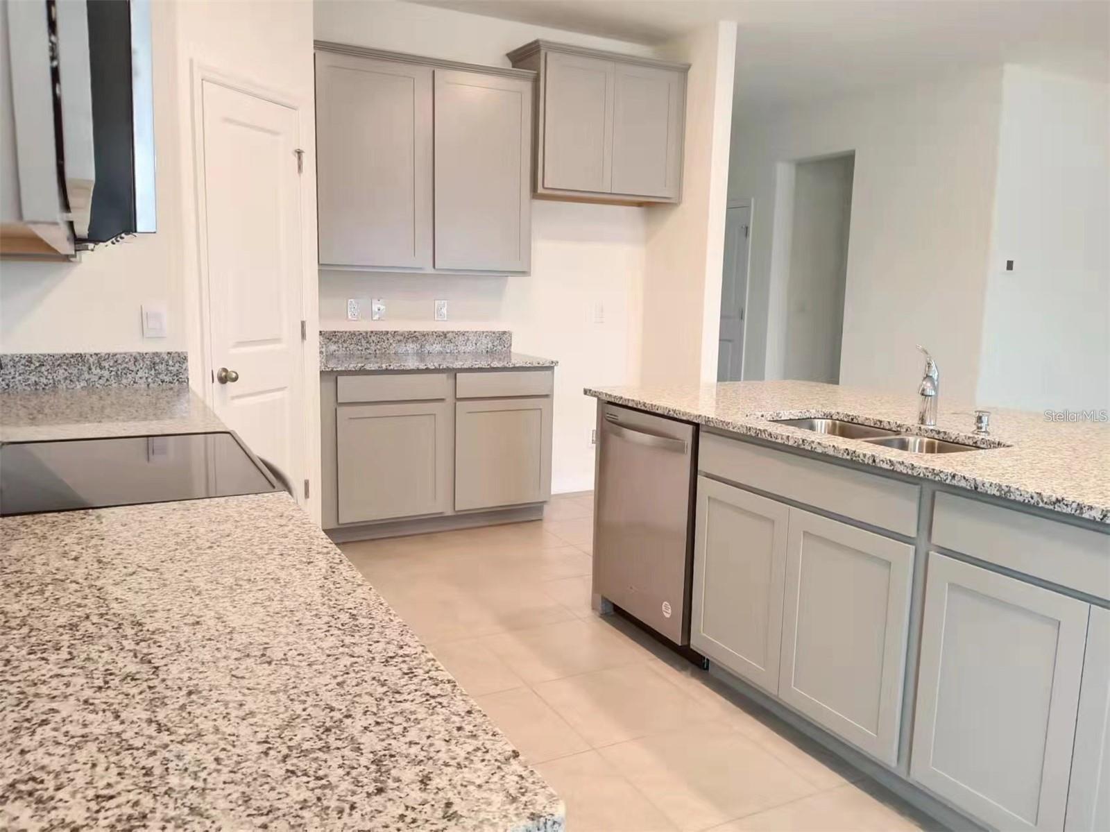 Image 4 of 18 For 13372 Golden Lime Avenue