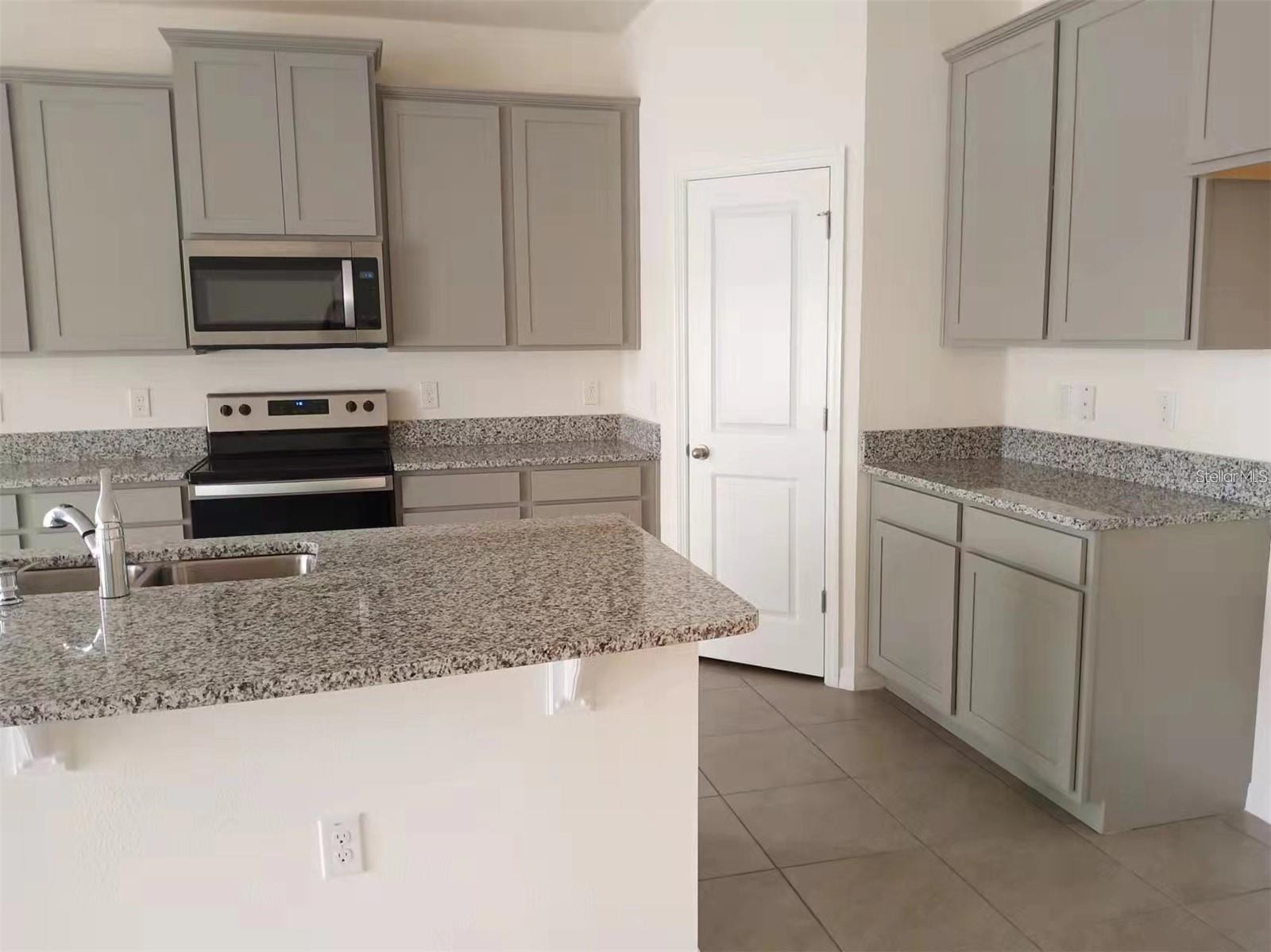 Image 6 of 18 For 13372 Golden Lime Avenue