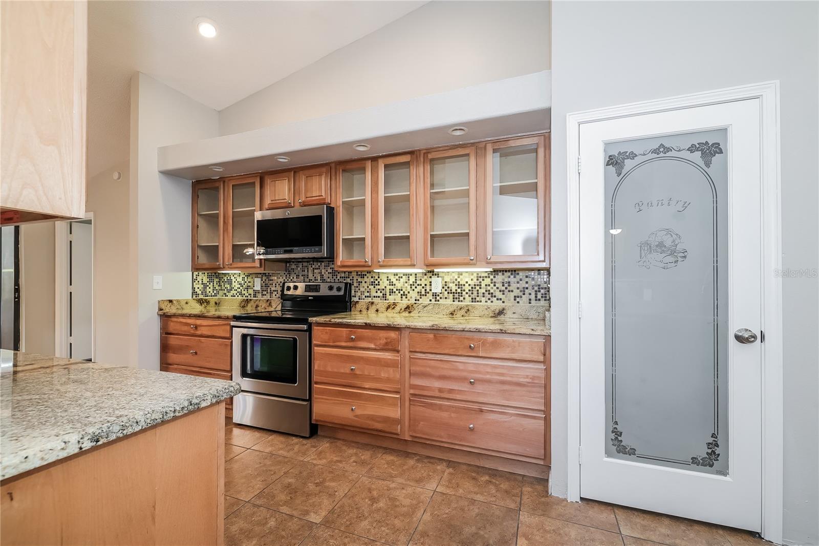 Image 4 of 14 For 911 Delano Court