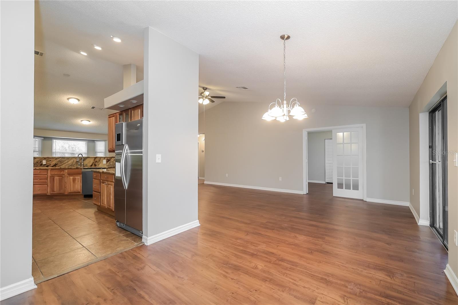 Image 5 of 14 For 911 Delano Court