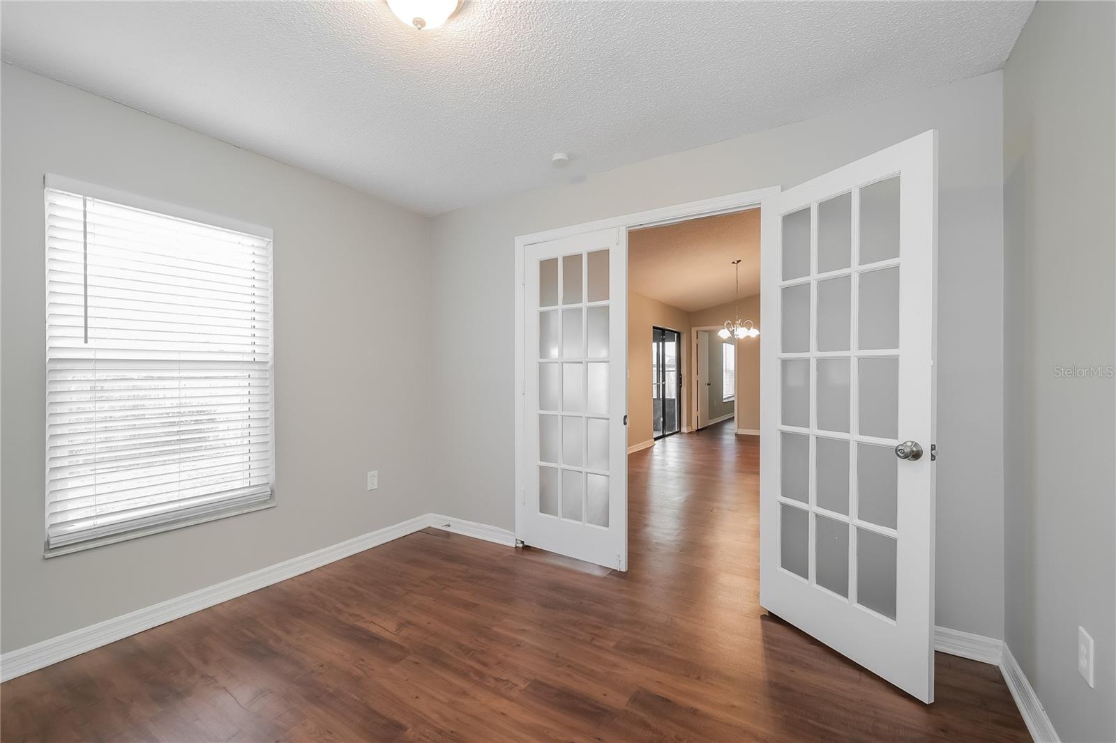 Image 6 of 14 For 911 Delano Court