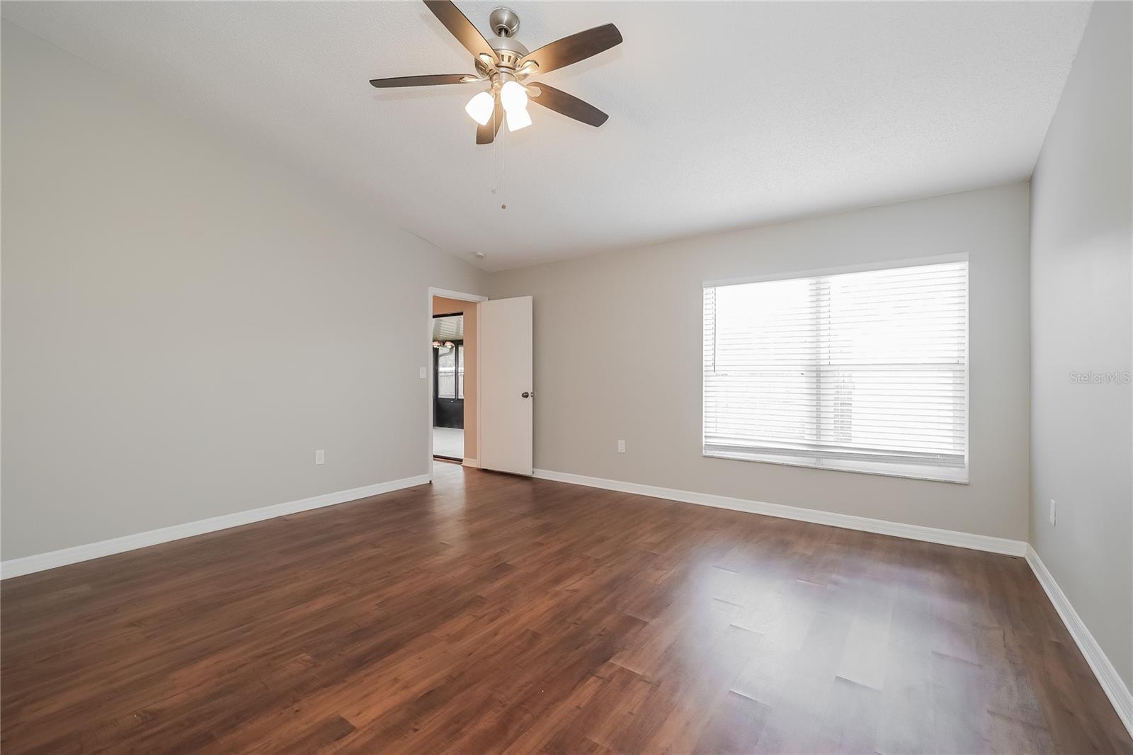 Image 8 of 14 For 911 Delano Court