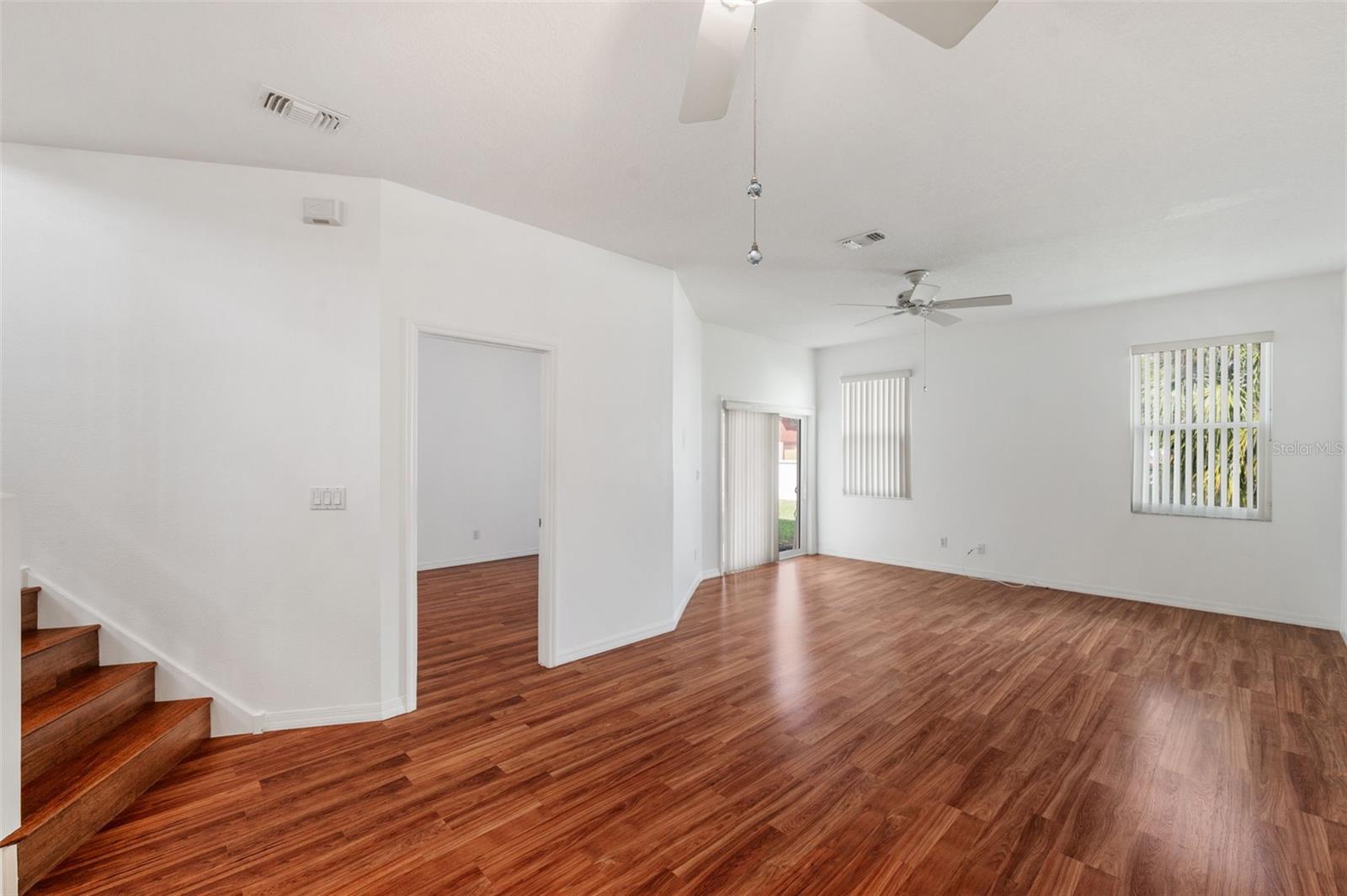 Image 21 of 68 For 6400 46th Avenue N 36