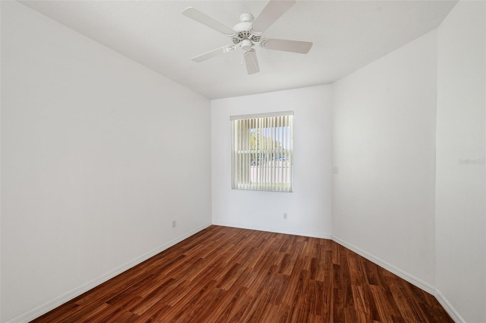 Image 27 of 68 For 6400 46th Avenue N 36