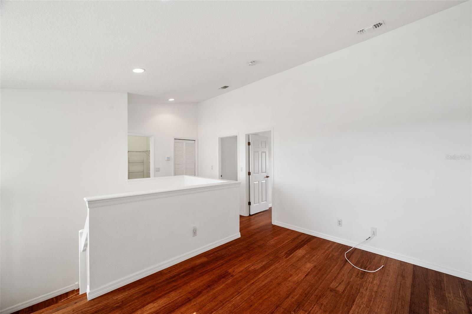 Image 32 of 68 For 6400 46th Avenue N 36