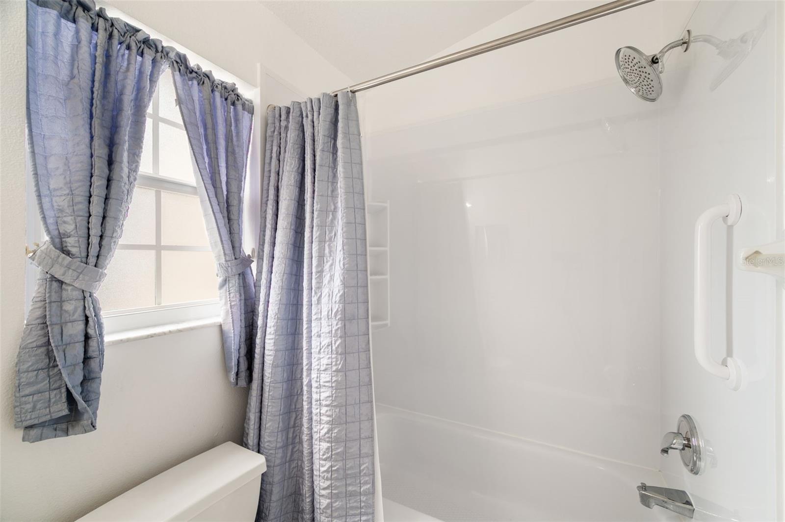 Image 45 of 68 For 6400 46th Avenue N 36