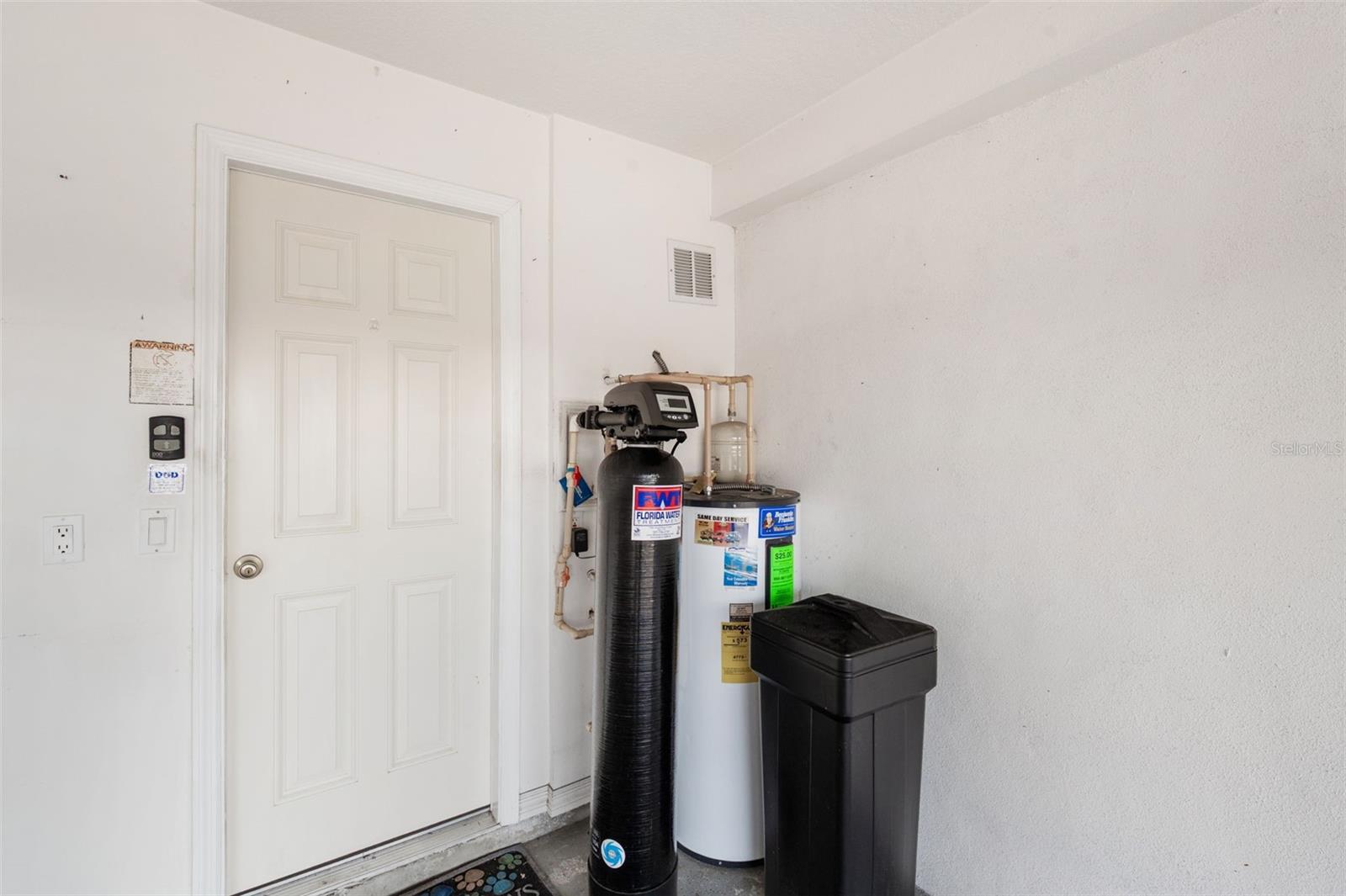 Image 47 of 68 For 6400 46th Avenue N 36