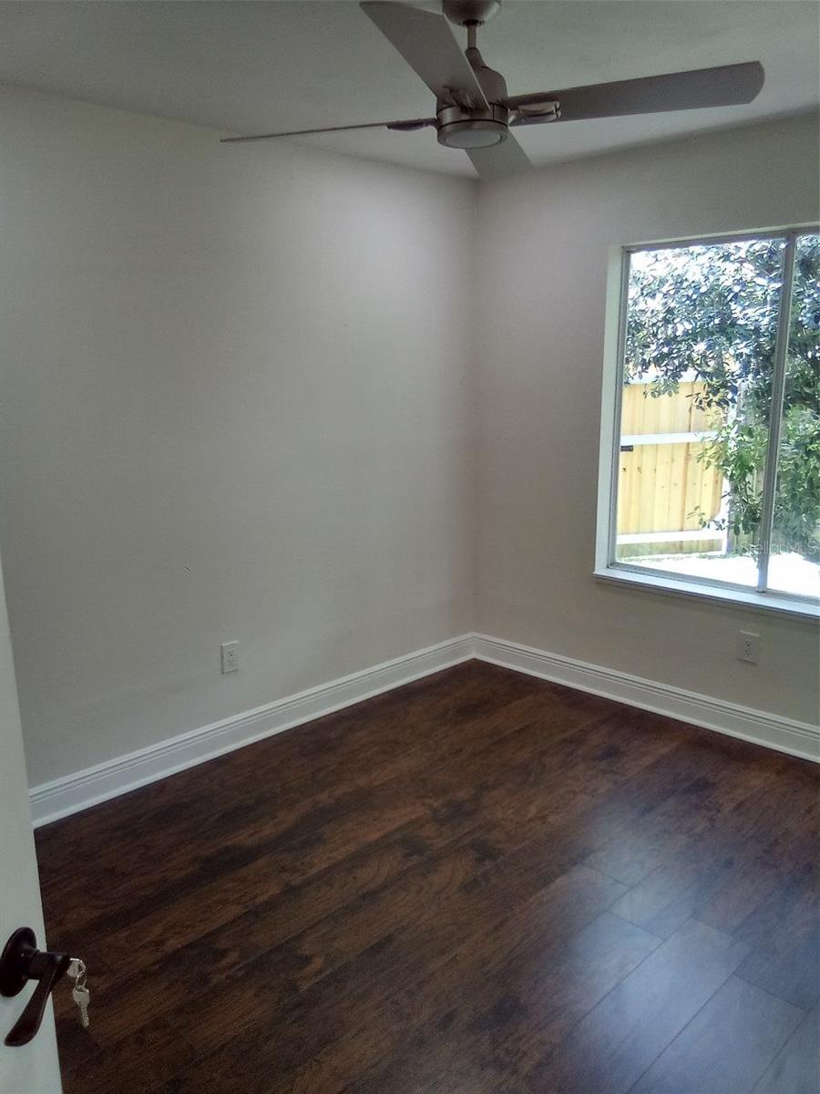 Image 13 of 21 For 4107 Eliot Place